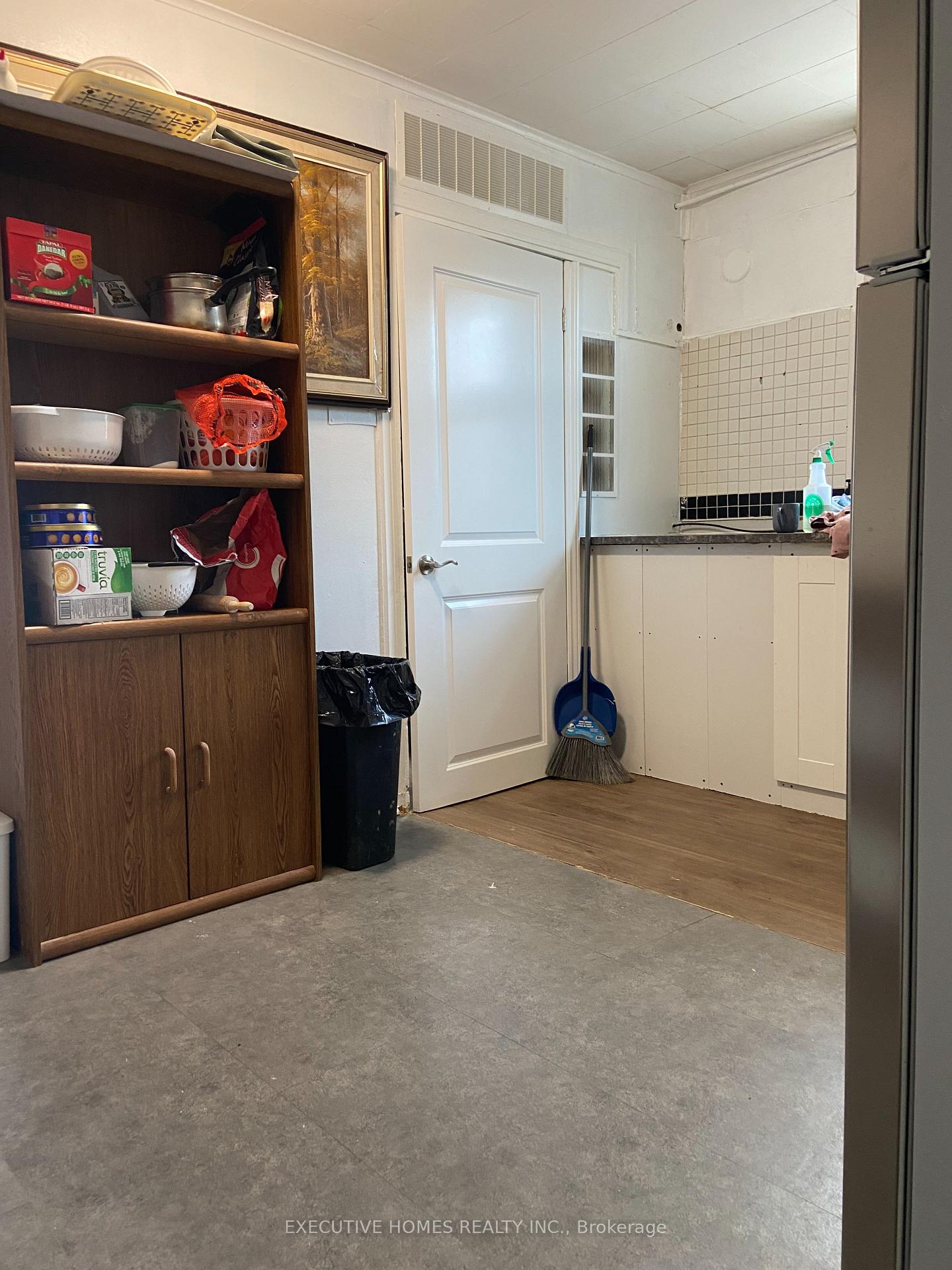 Photo 15 of 793 Barton Street, Hamilton, Stoney Creek — HOMEH