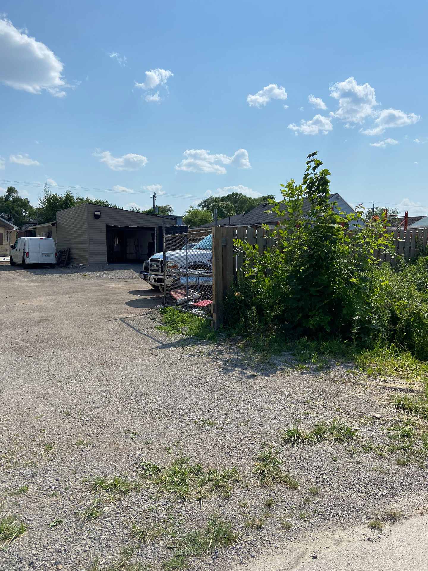 Photo 24 of 793 Barton Street, Hamilton, Stoney Creek — HOMEH