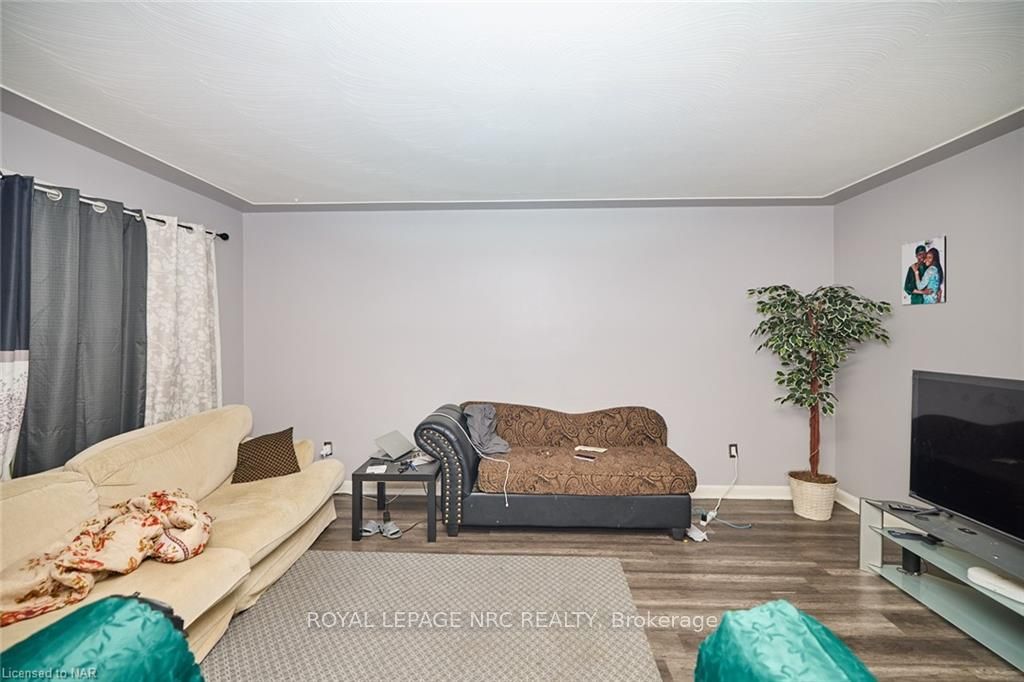 Photo 6 of 5 East Hampton Road, St. Catharines, Glendale/Glenridge — HOMEH