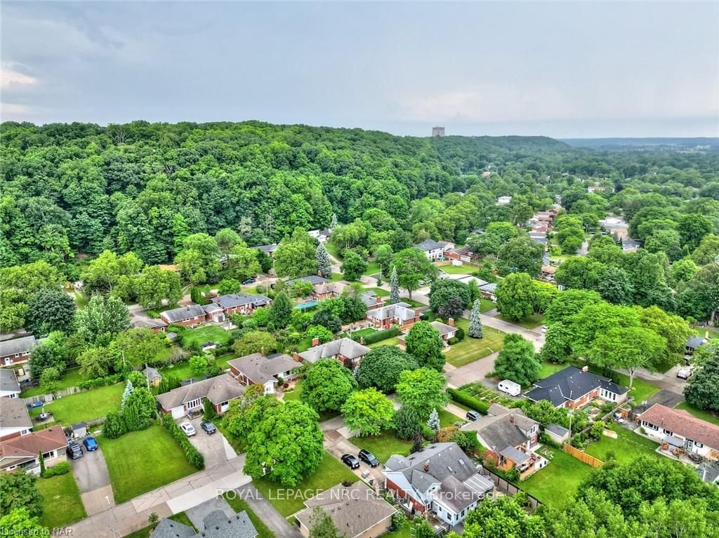 Photo 23 of 5 East Hampton Road, St. Catharines, Glendale/Glenridge — HOMEH
