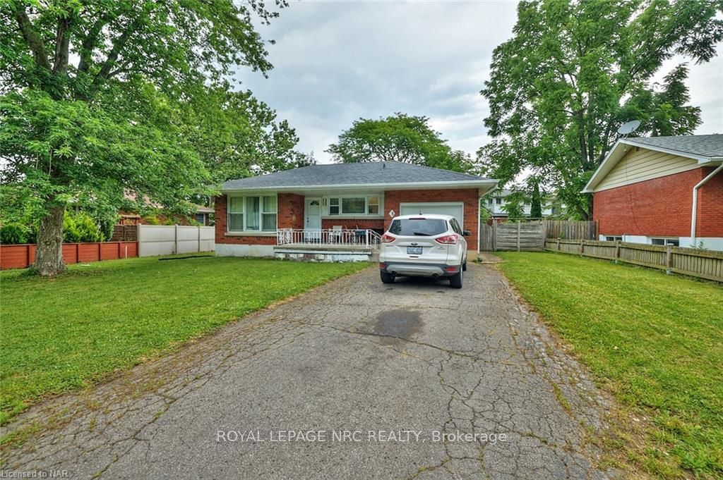 Photo 2 of 5 East Hampton Road, St. Catharines, Glendale/Glenridge — HOMEH