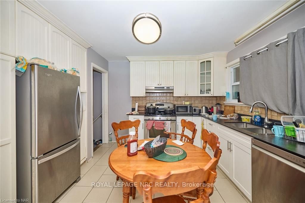 Photo 10 of 5 East Hampton Road, St. Catharines, Glendale/Glenridge — HOMEH