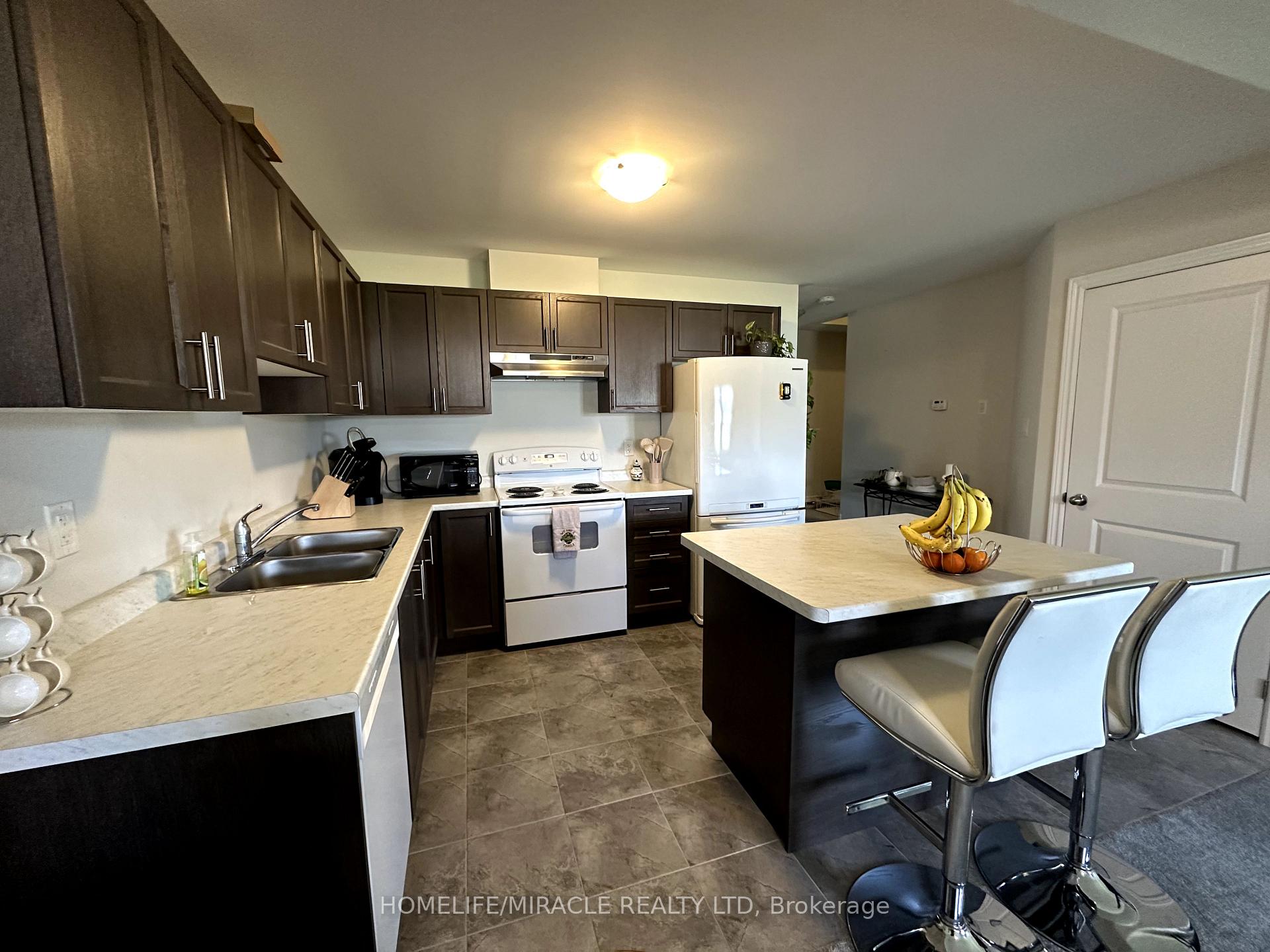 Photo 11 of 300 daffodil Court, Gravenhurst, Muskoka (S) — HOMEH