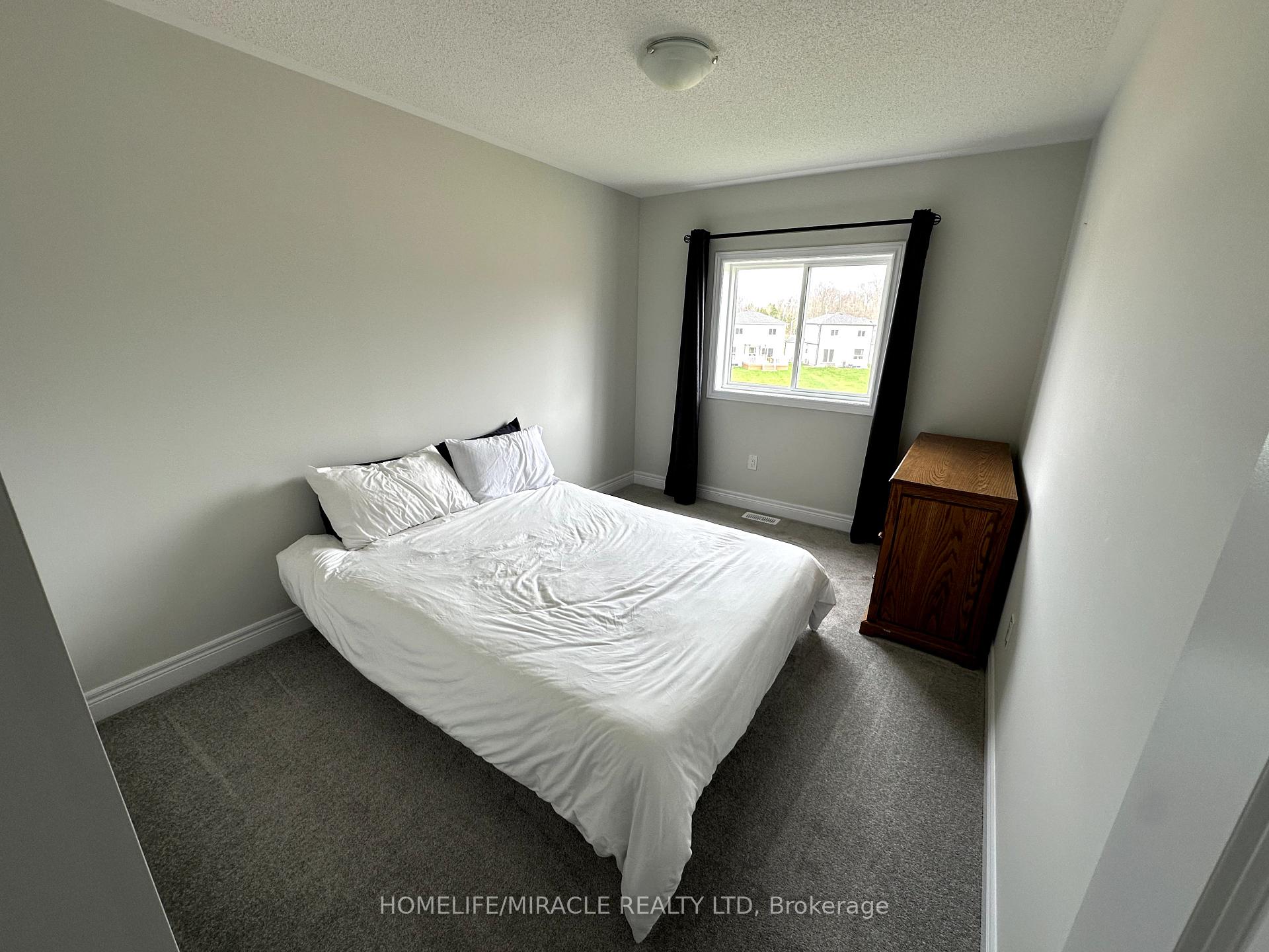 Photo 13 of 300 daffodil Court, Gravenhurst, Muskoka (S) — HOMEH