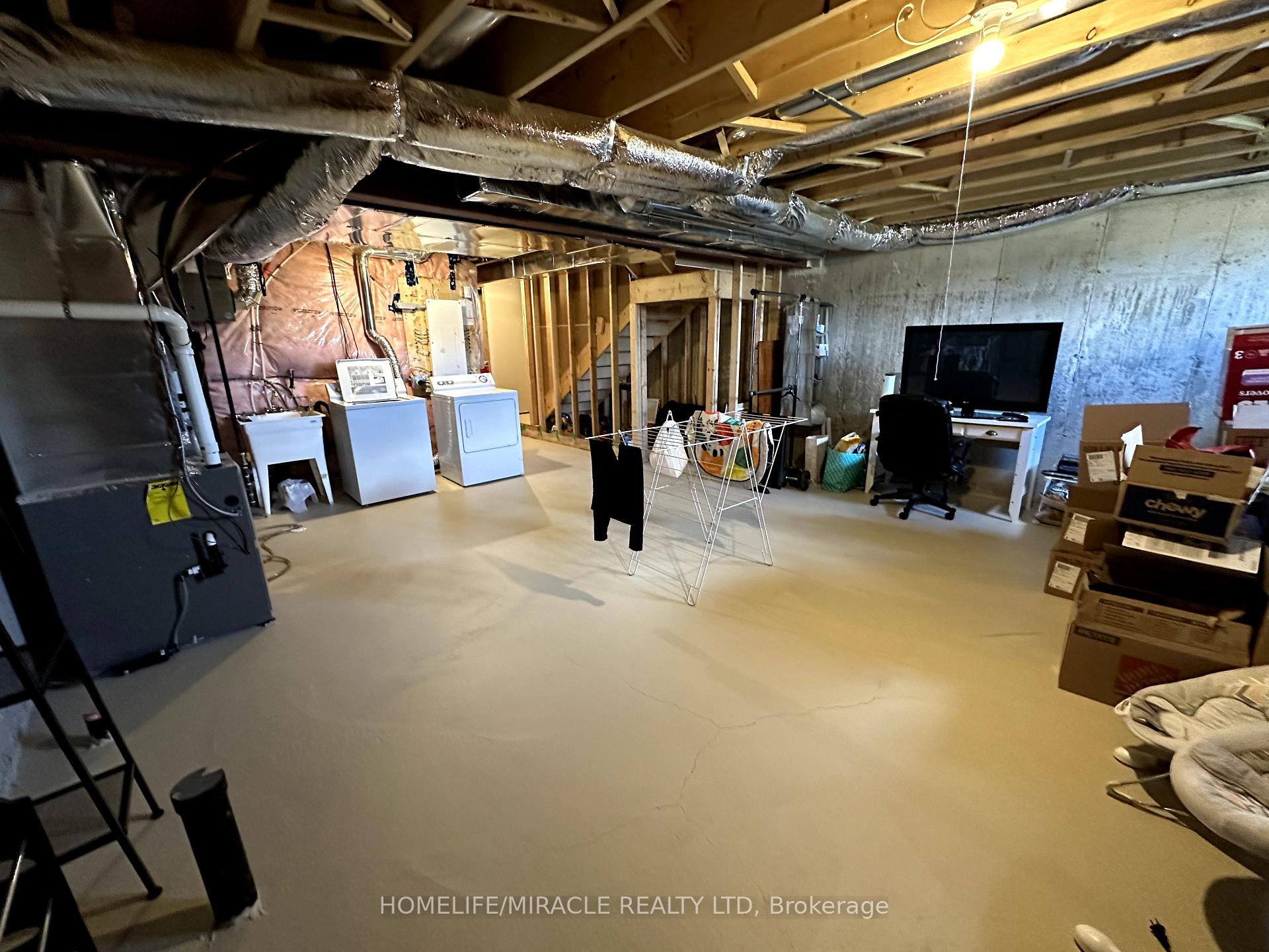 Photo 19 of 300 daffodil Court, Gravenhurst, Muskoka (S) — HOMEH
