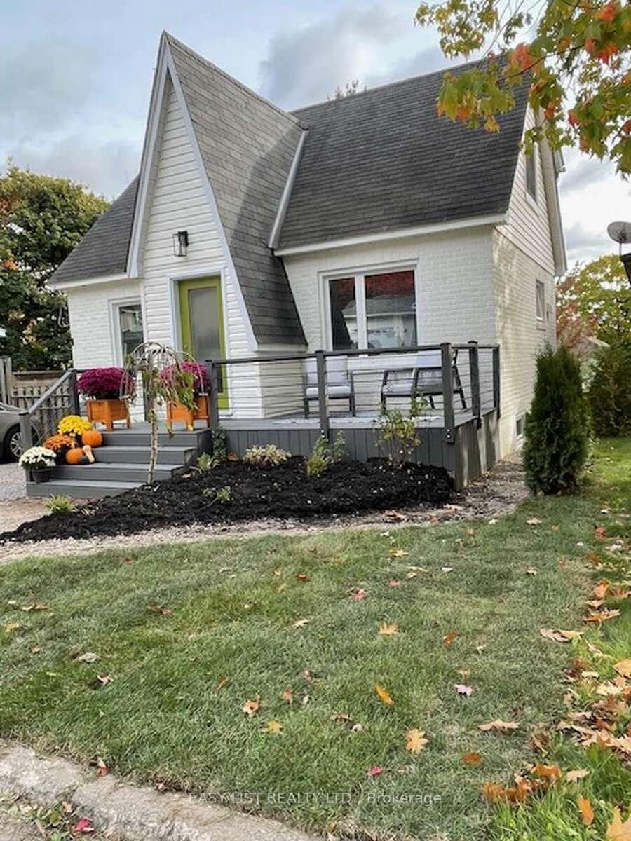 Photo 2 of 79 Ontario Avenue, Sault Ste Marie — HOMEH