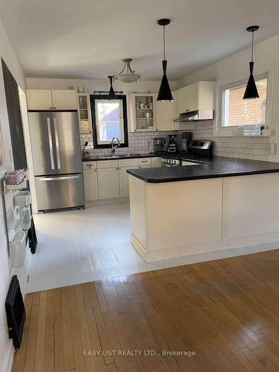 Photo 4 of 79 Ontario Avenue, Sault Ste Marie — HOMEH