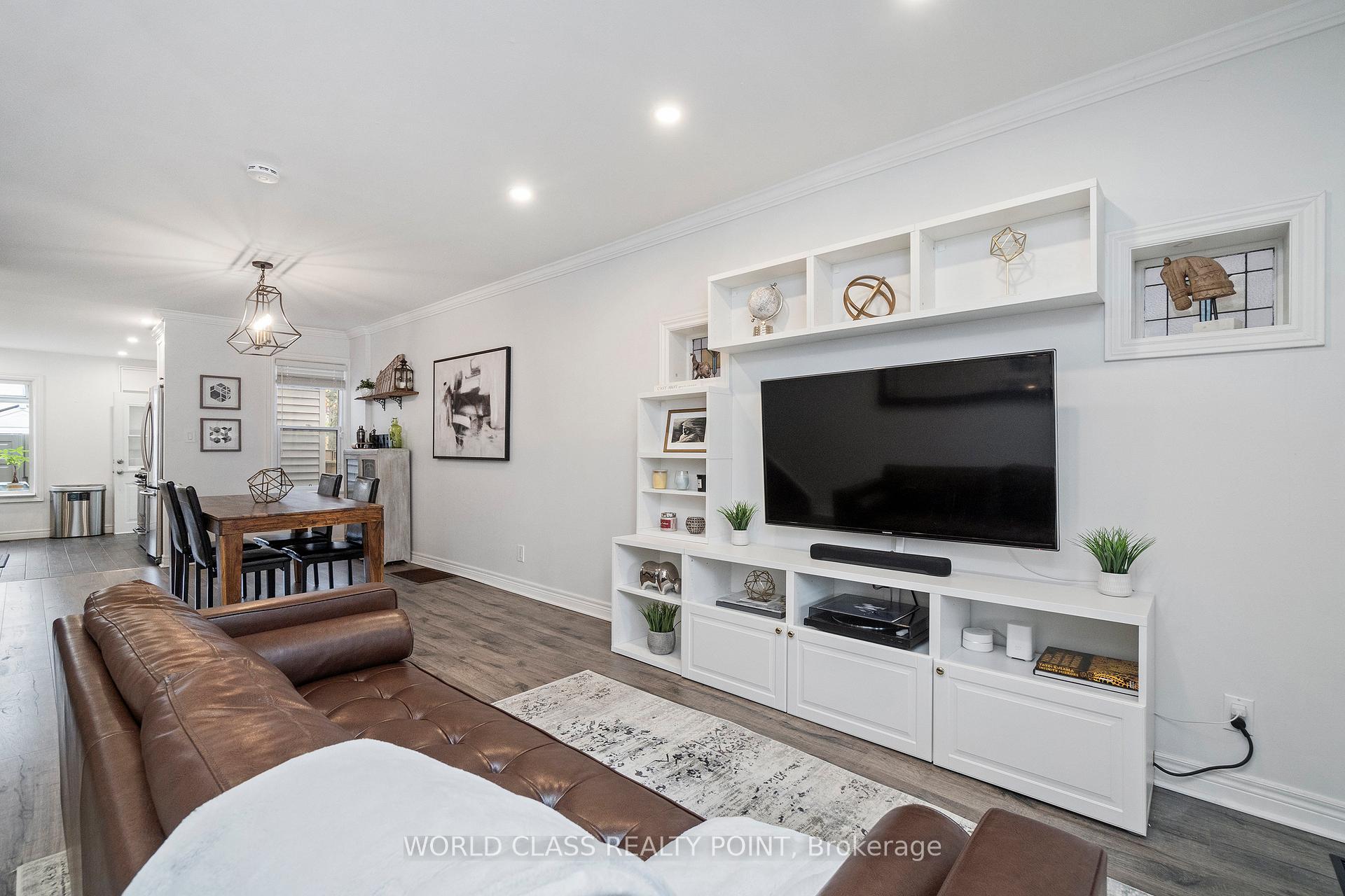 Photo 2 of 103 Kent Road, Toronto, Greenwood-Coxwell — HOMEH