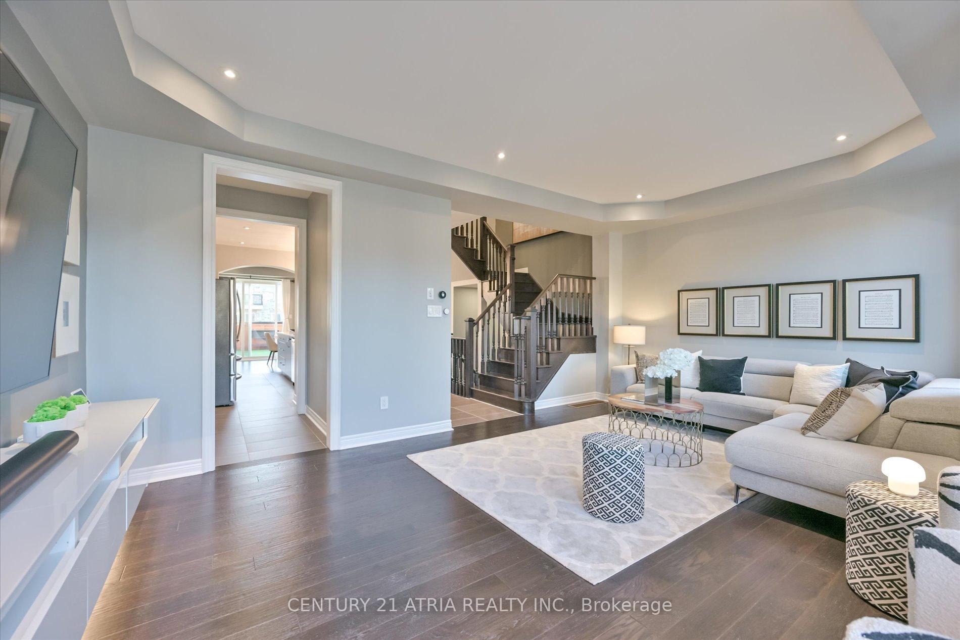 Photo 4 of 13 Earnshaw Drive, Markham, Victoria Square — HOMEH