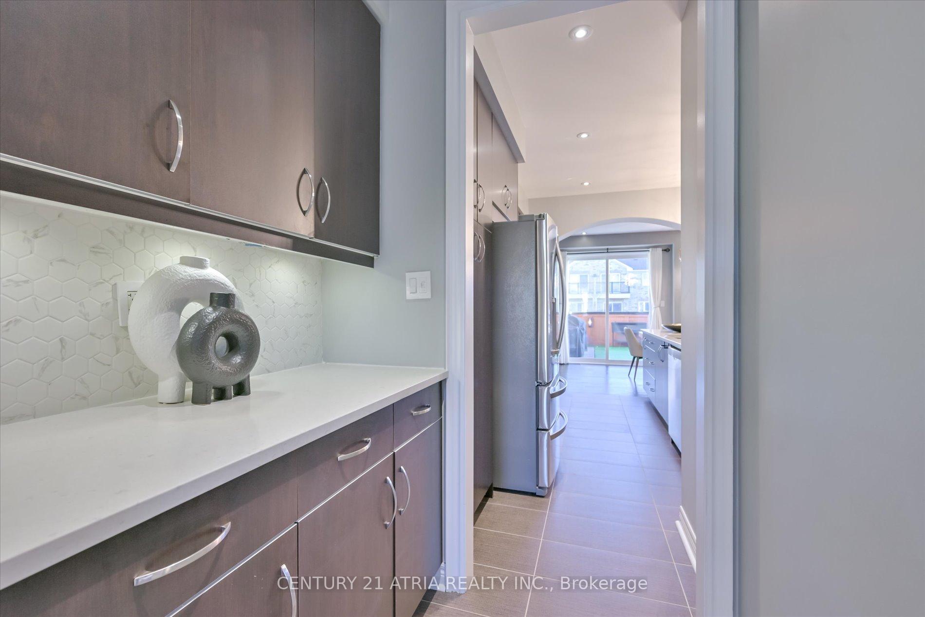 Photo 10 of 13 Earnshaw Drive, Markham, Victoria Square — HOMEH