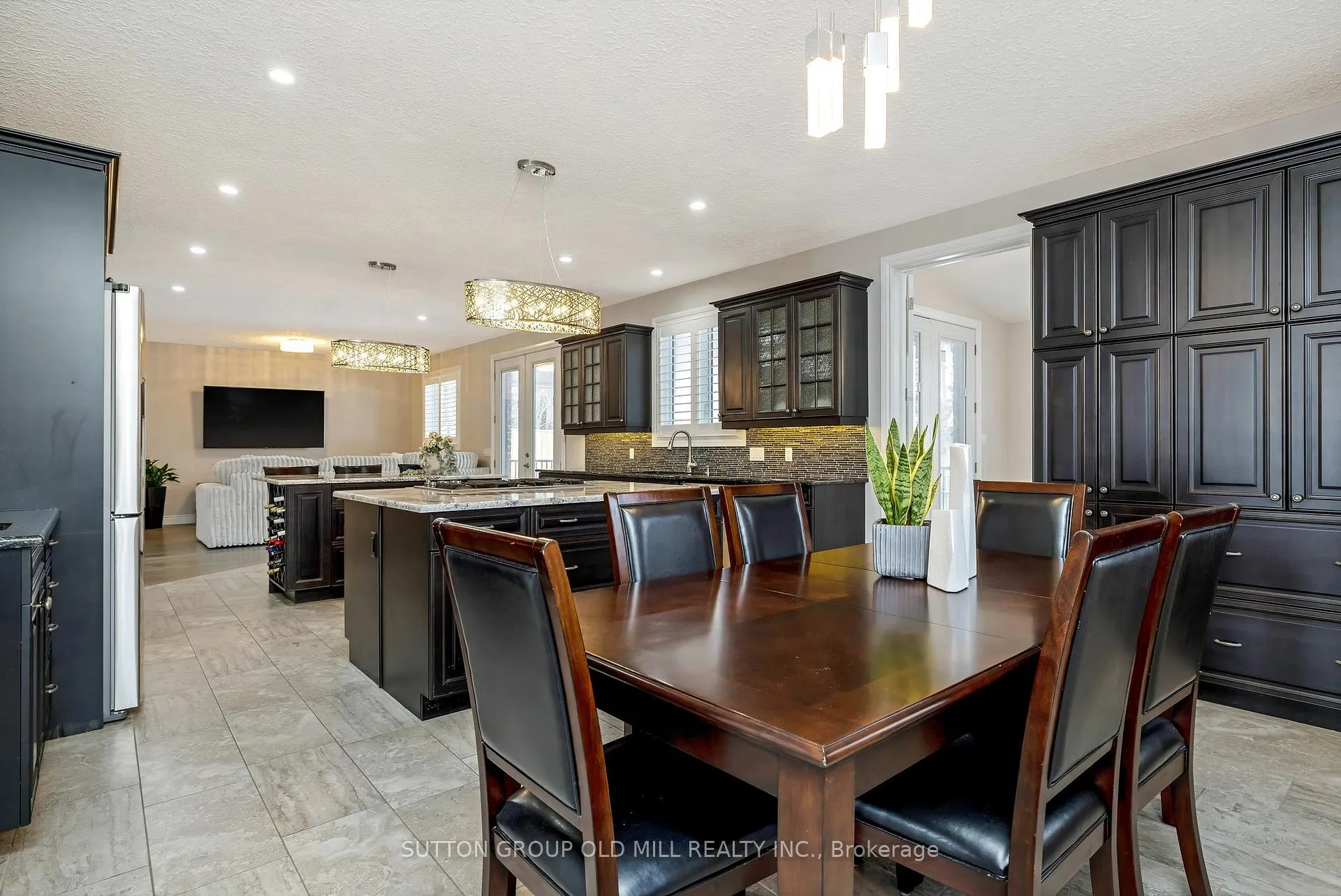 Photo 6 of 17 Miller Drive, Hamilton, Ancaster — HOMEH