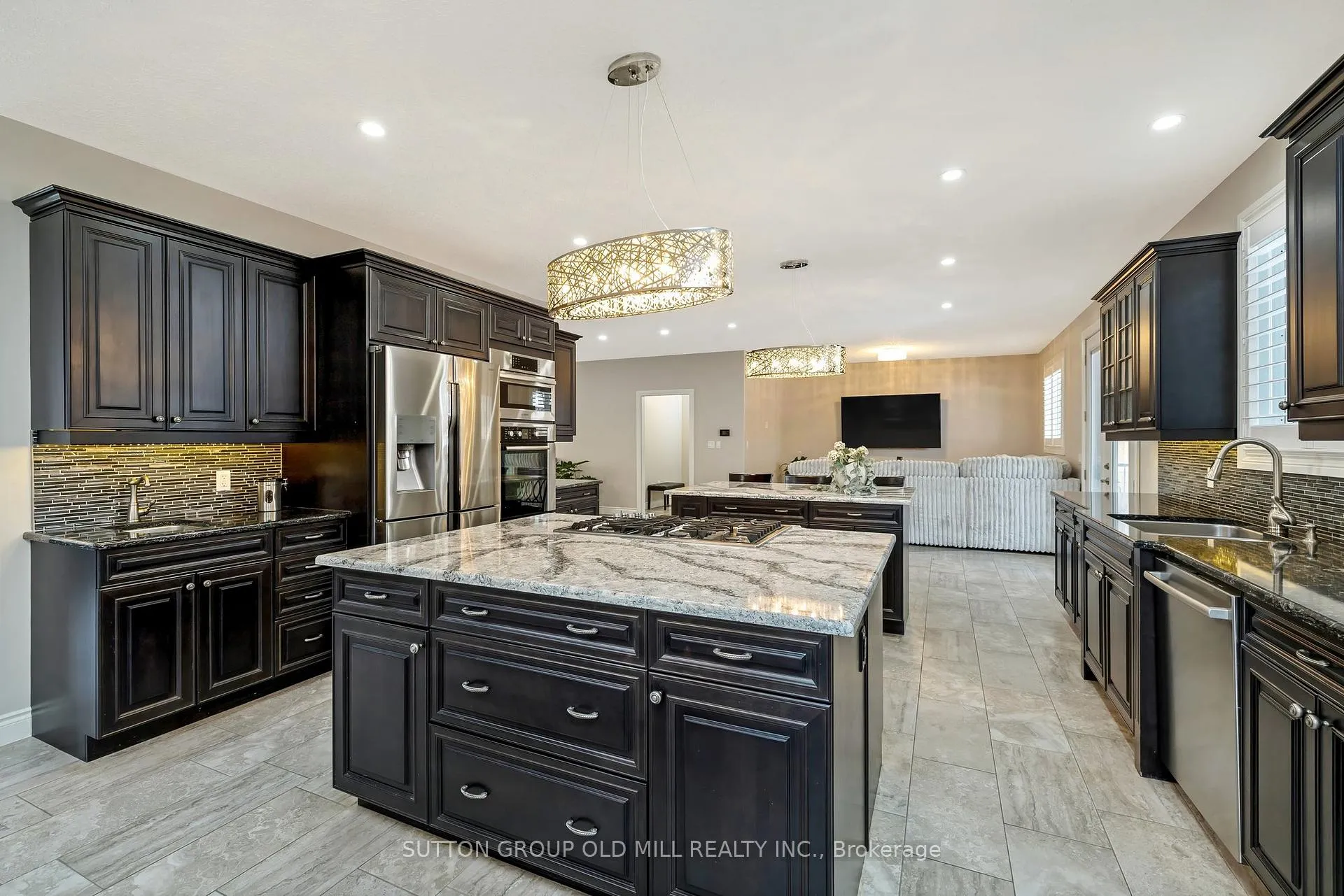 Photo 9 of 17 Miller Drive, Hamilton, Ancaster — HOMEH