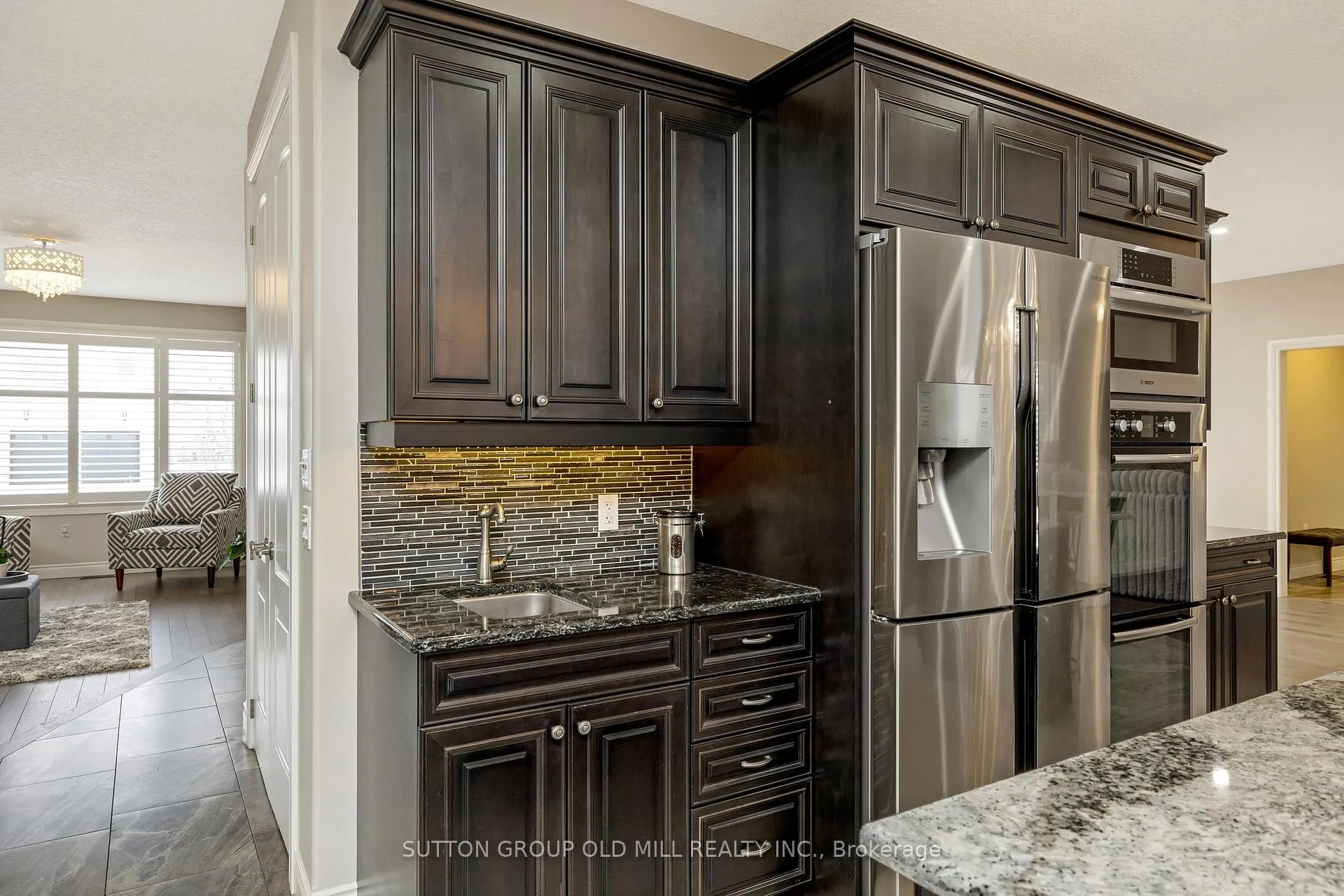 Photo 10 of 17 Miller Drive, Hamilton, Ancaster — HOMEH