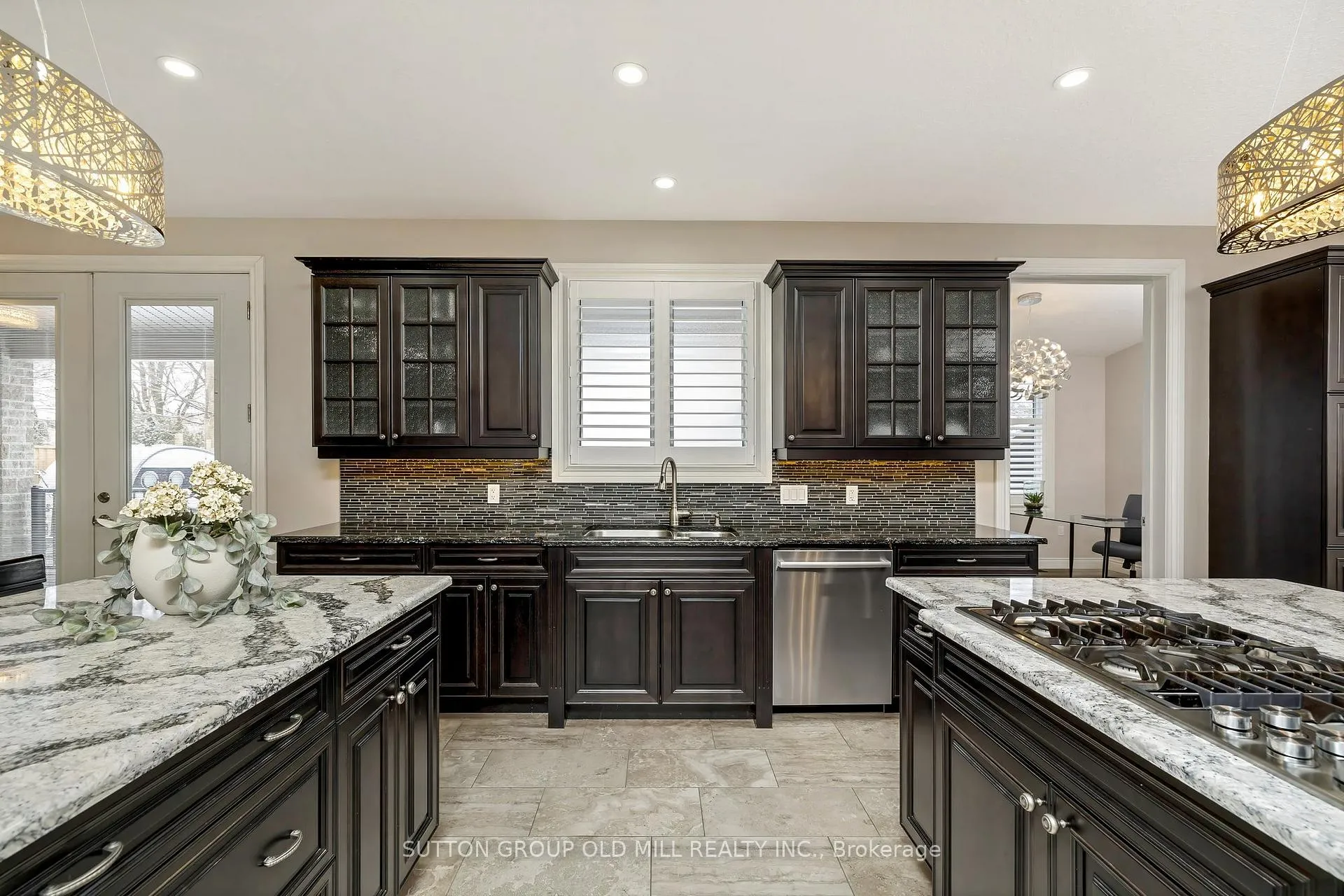 Photo 11 of 17 Miller Drive, Hamilton, Ancaster — HOMEH