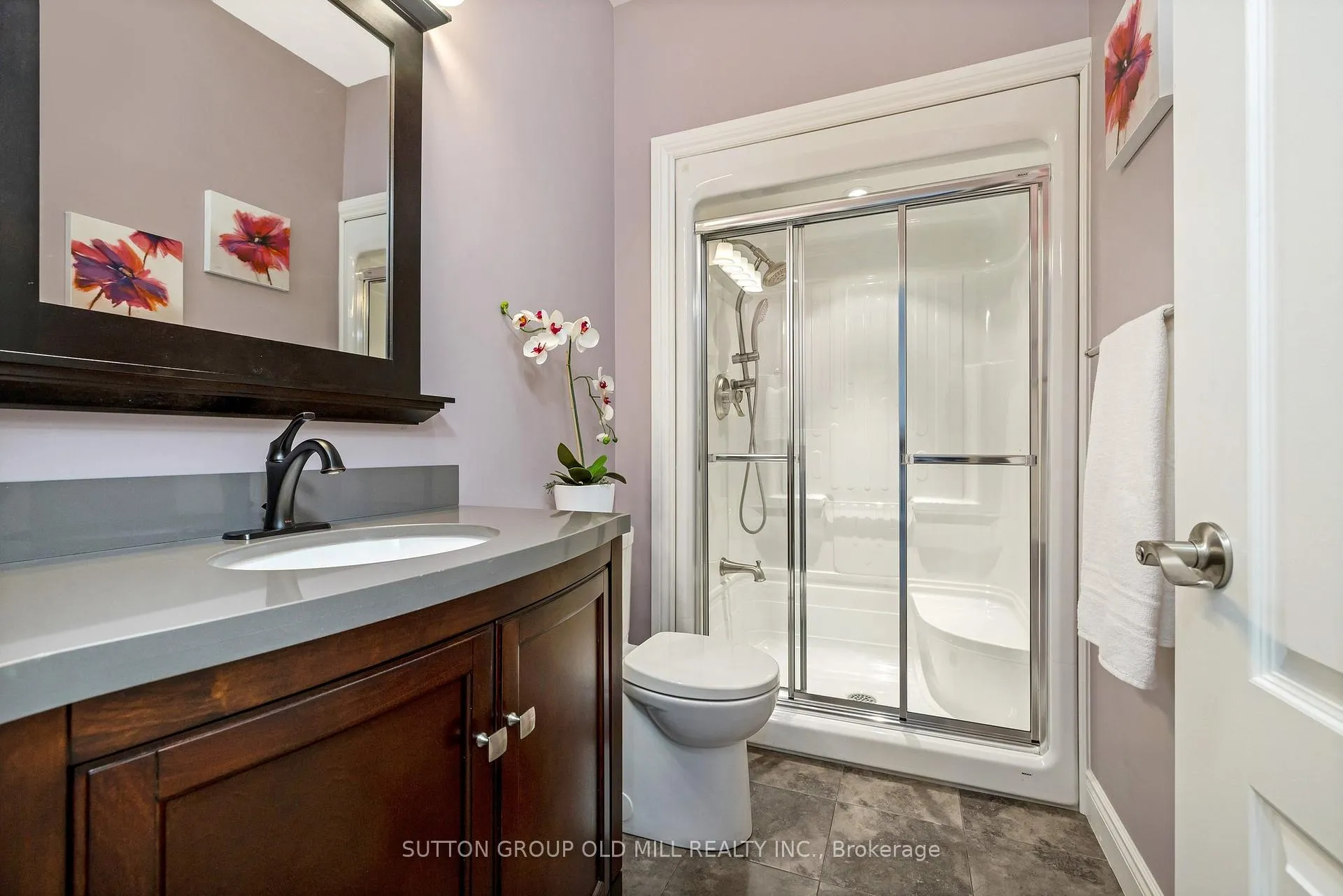 Photo 21 of 17 Miller Drive, Hamilton, Ancaster — HOMEH