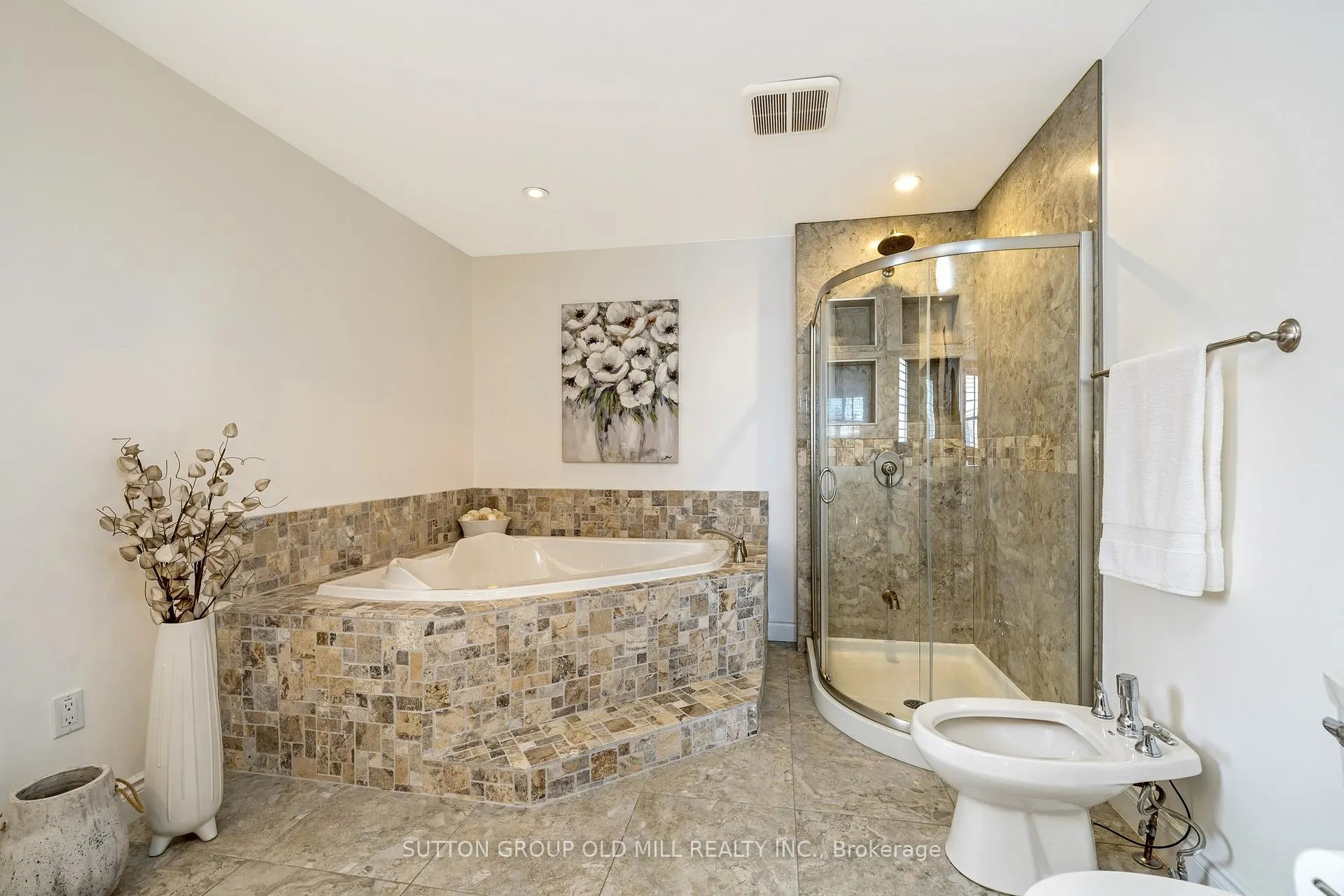 Photo 30 of 17 Miller Drive, Hamilton, Ancaster — HOMEH