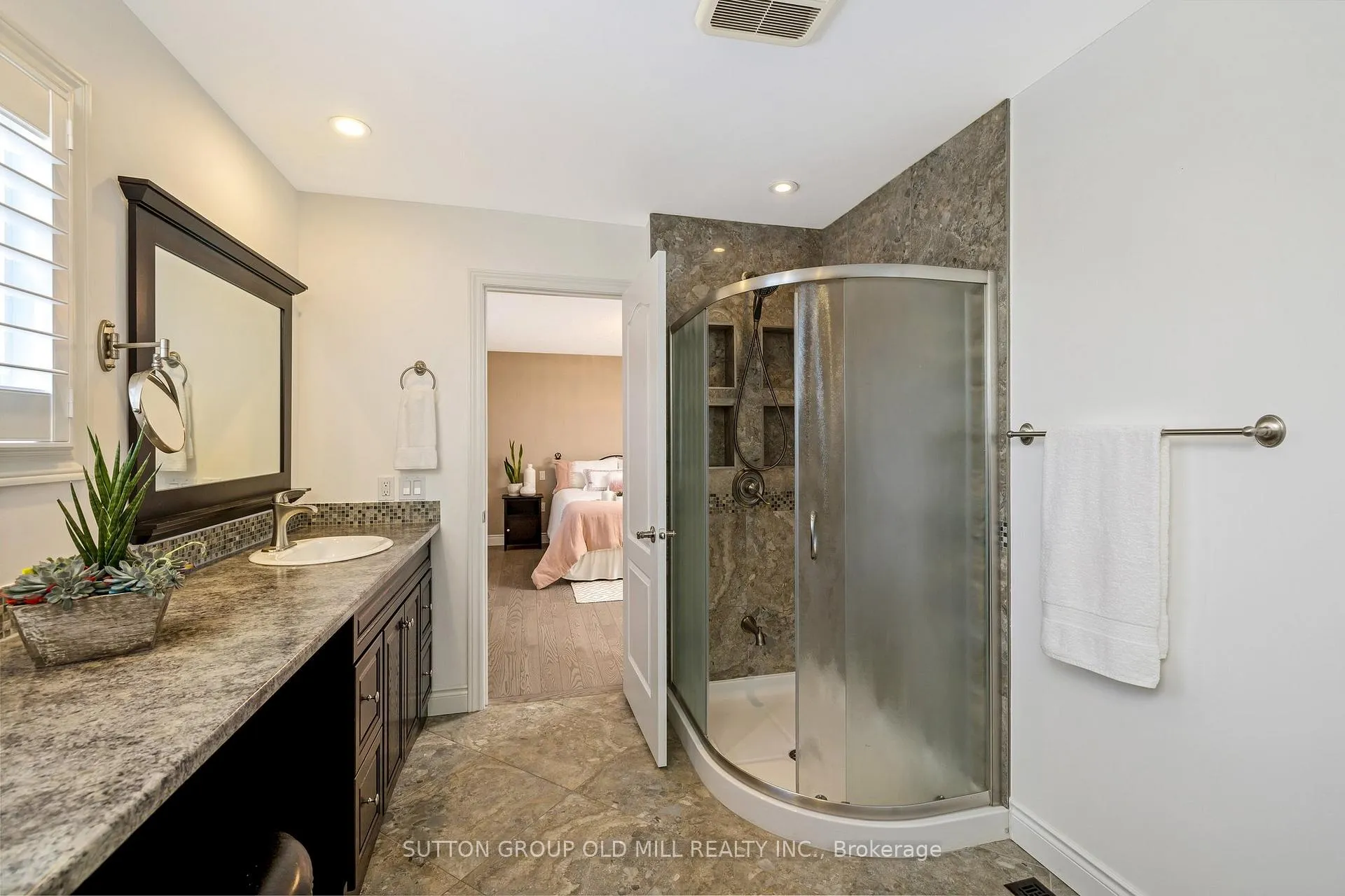 Photo 35 of 17 Miller Drive, Hamilton, Ancaster — HOMEH
