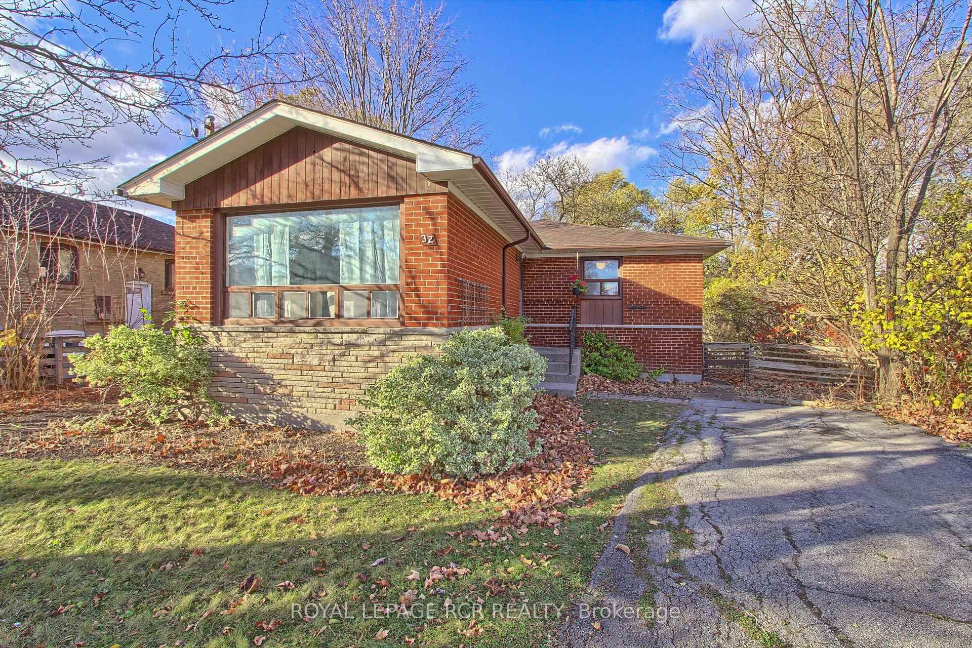 Photo 1 of 32 Graylee Avenue, Scarborough, Eglinton East — HOMEH