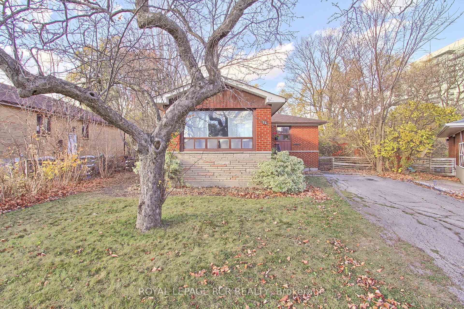 Photo 16 of 32 Graylee Avenue, Scarborough, Eglinton East — HOMEH