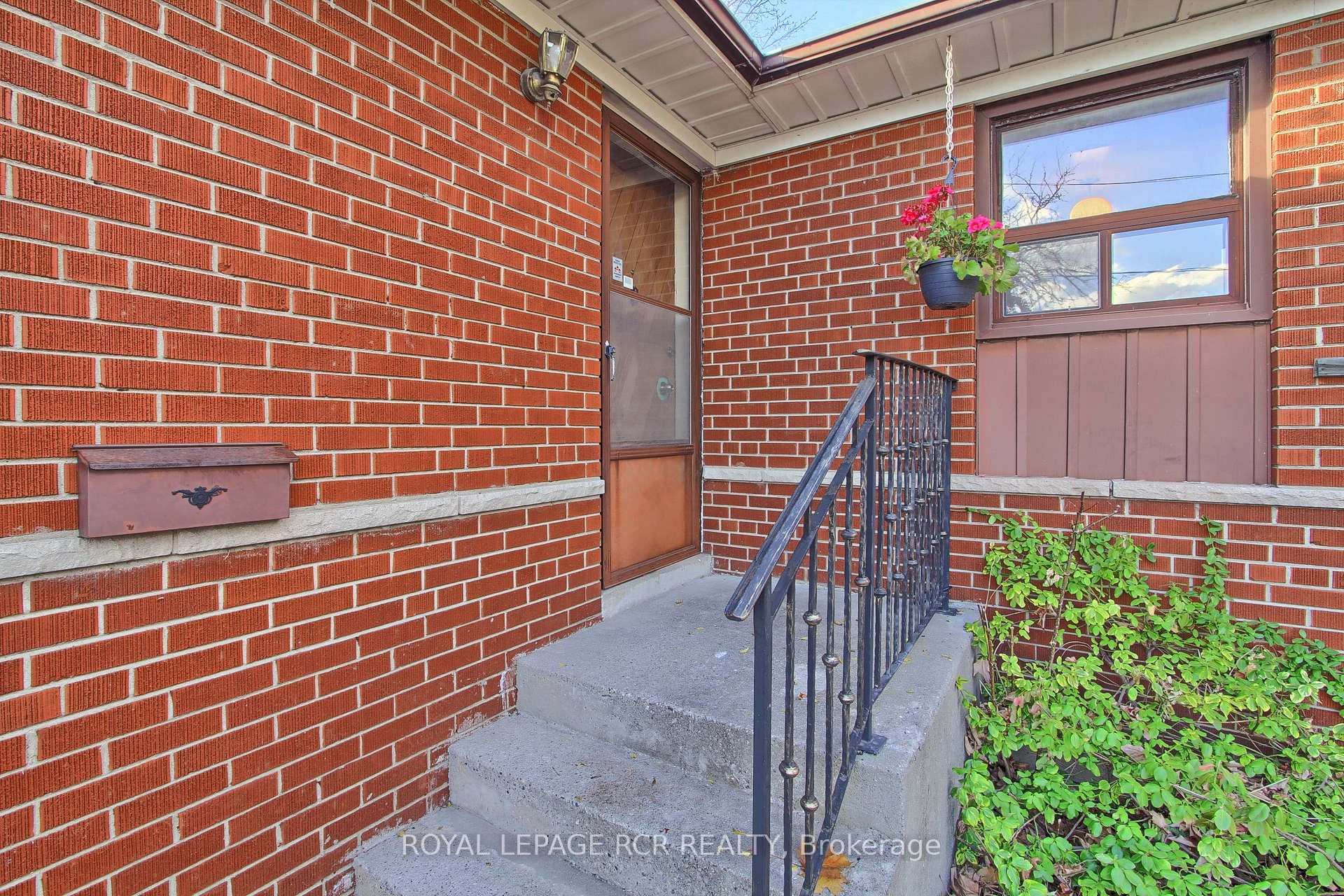 Photo 18 of 32 Graylee Avenue, Scarborough, Eglinton East — HOMEH