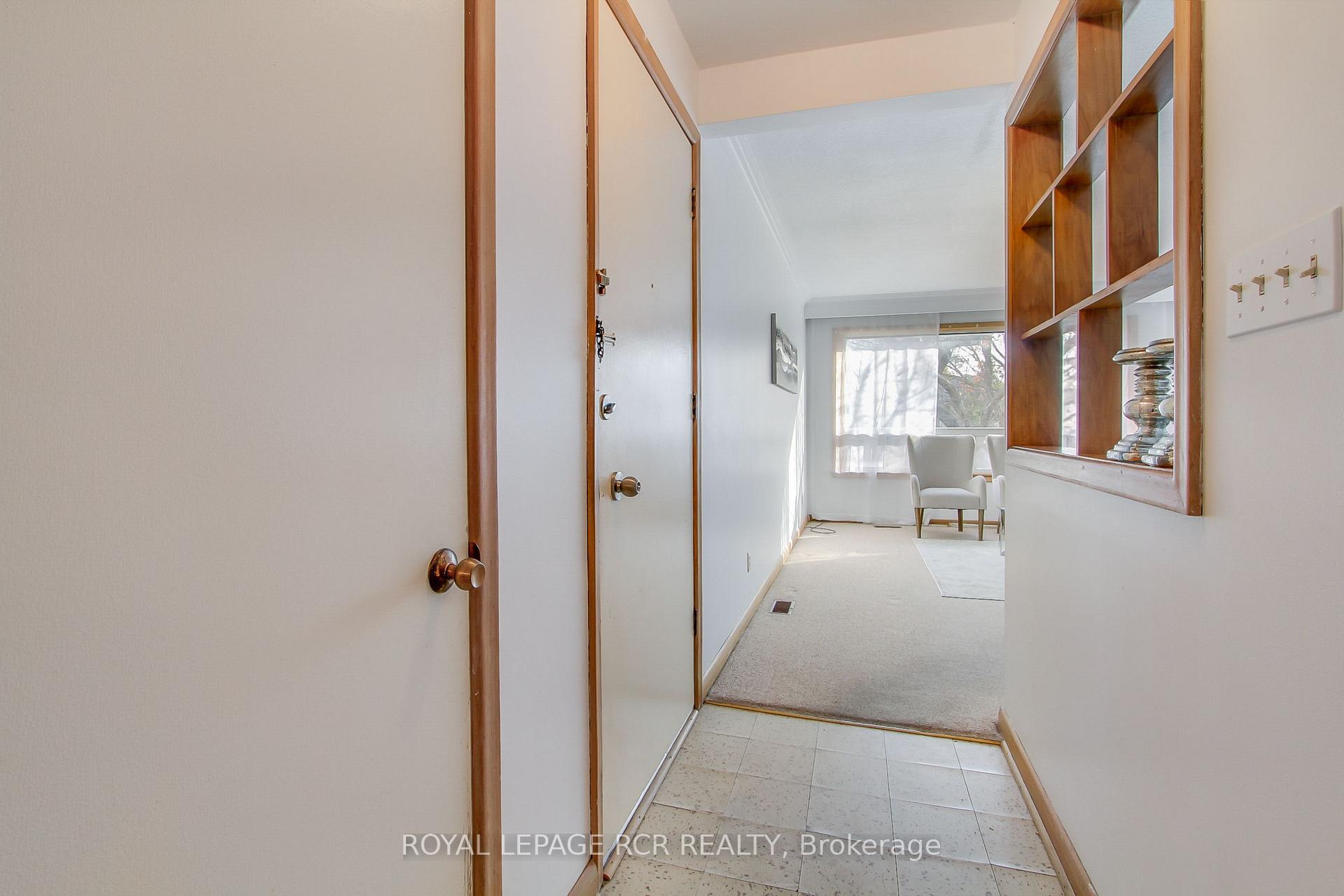 Photo 4 of 32 Graylee Avenue, Scarborough, Eglinton East — HOMEH