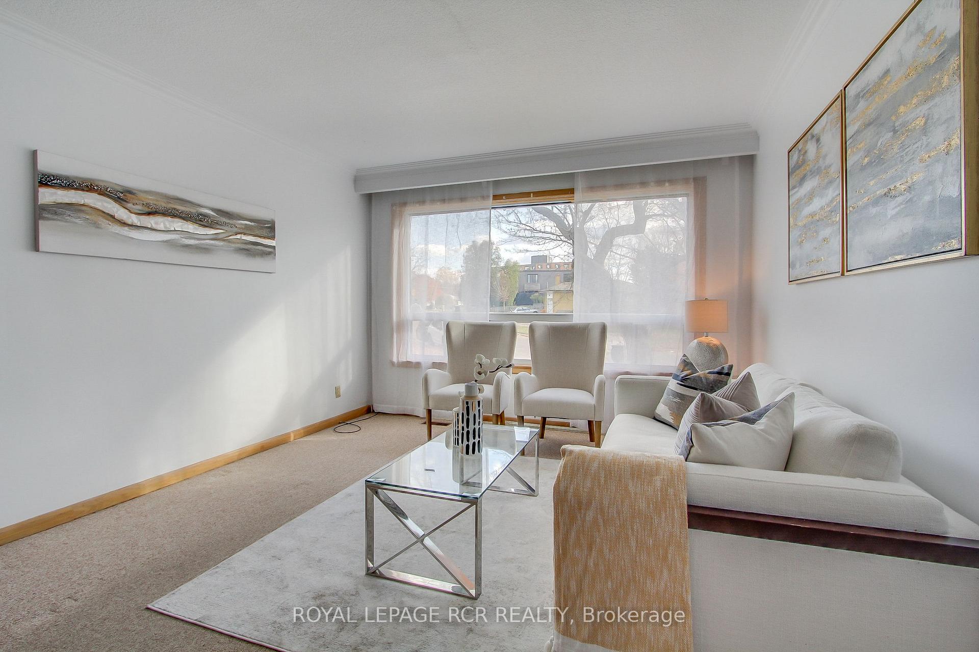 Photo 6 of 32 Graylee Avenue, Scarborough, Eglinton East — HOMEH