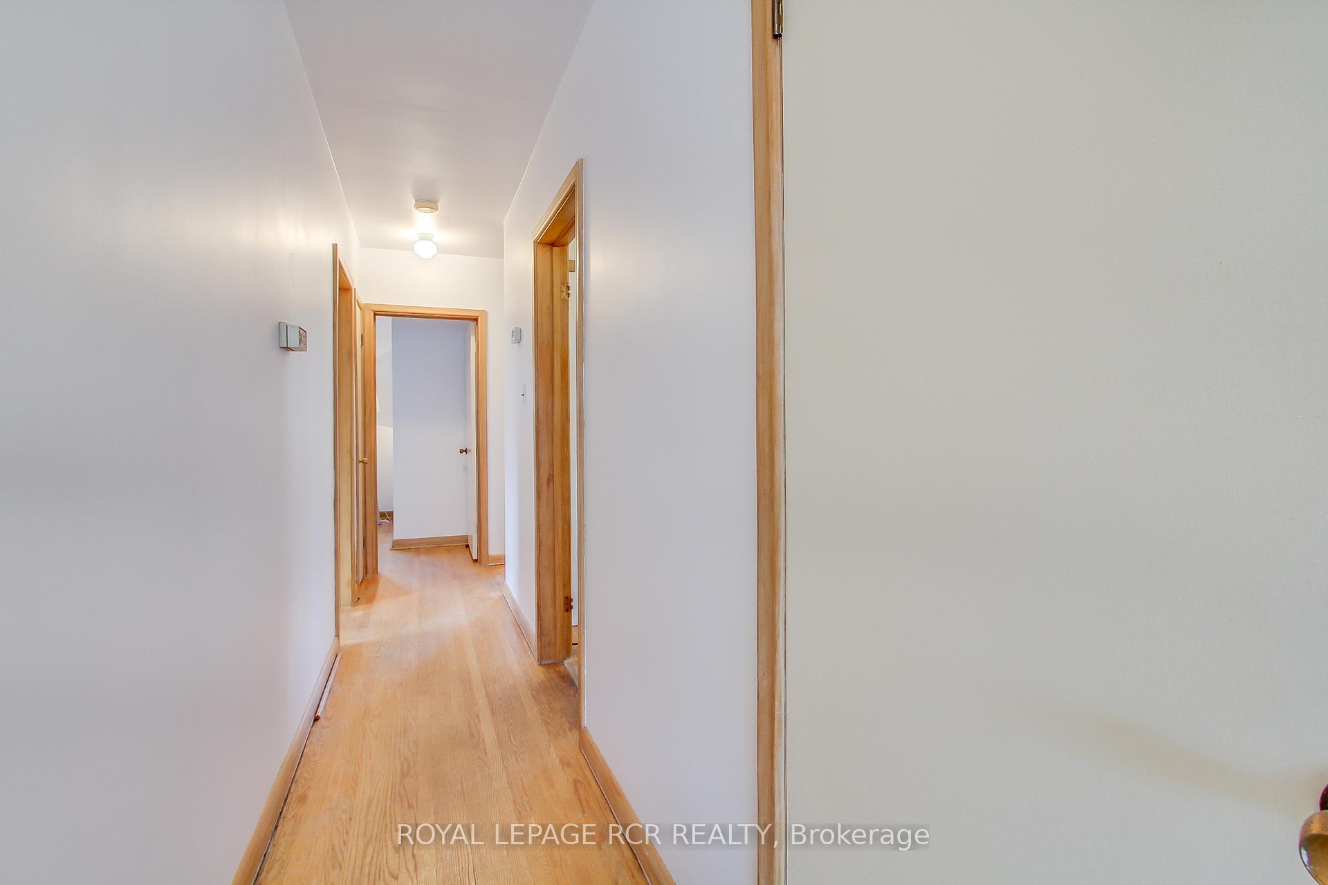 Photo 9 of 32 Graylee Avenue, Scarborough, Eglinton East — HOMEH