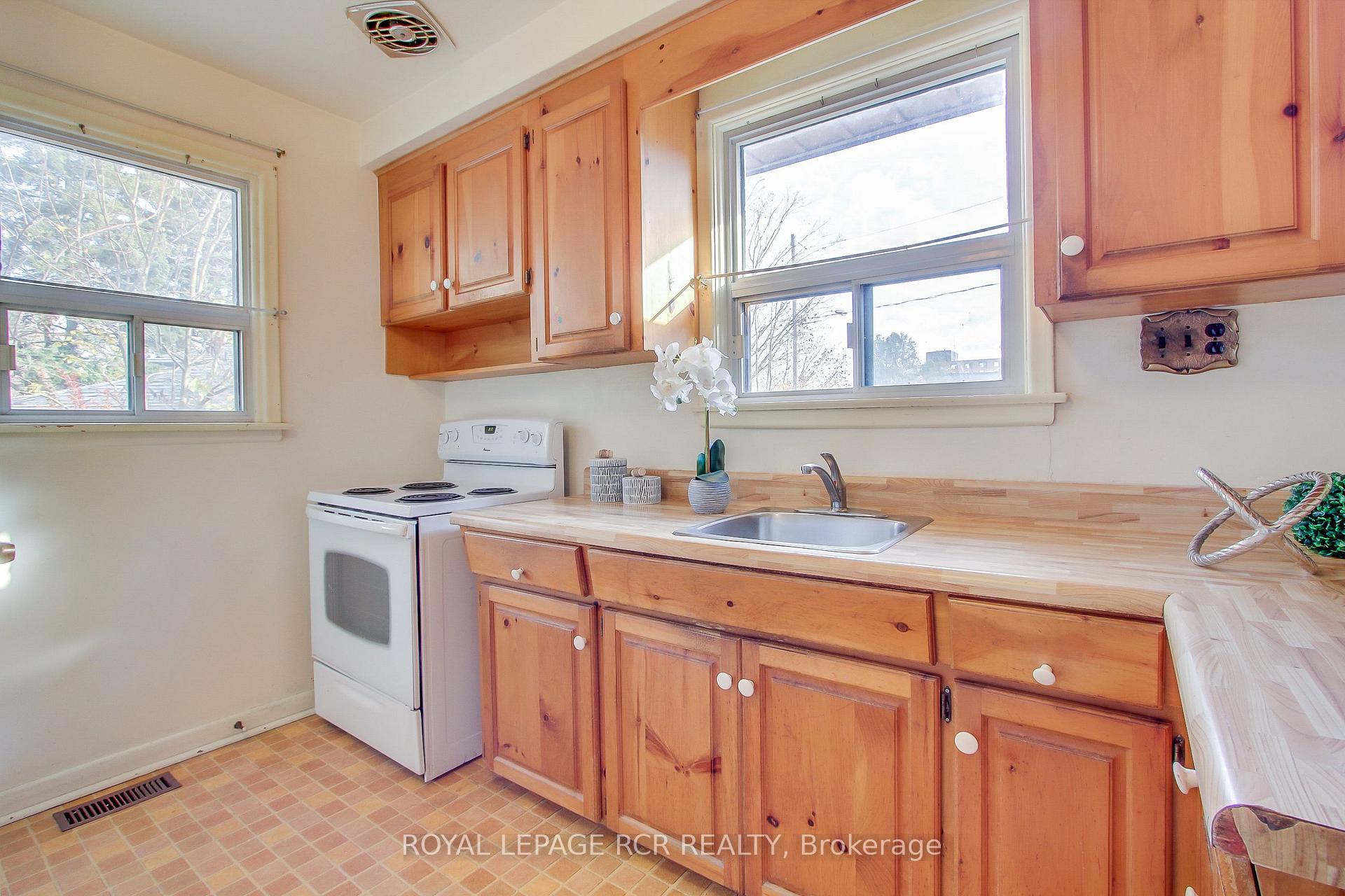 Photo 19 of 32 Graylee Avenue, Scarborough, Eglinton East — HOMEH