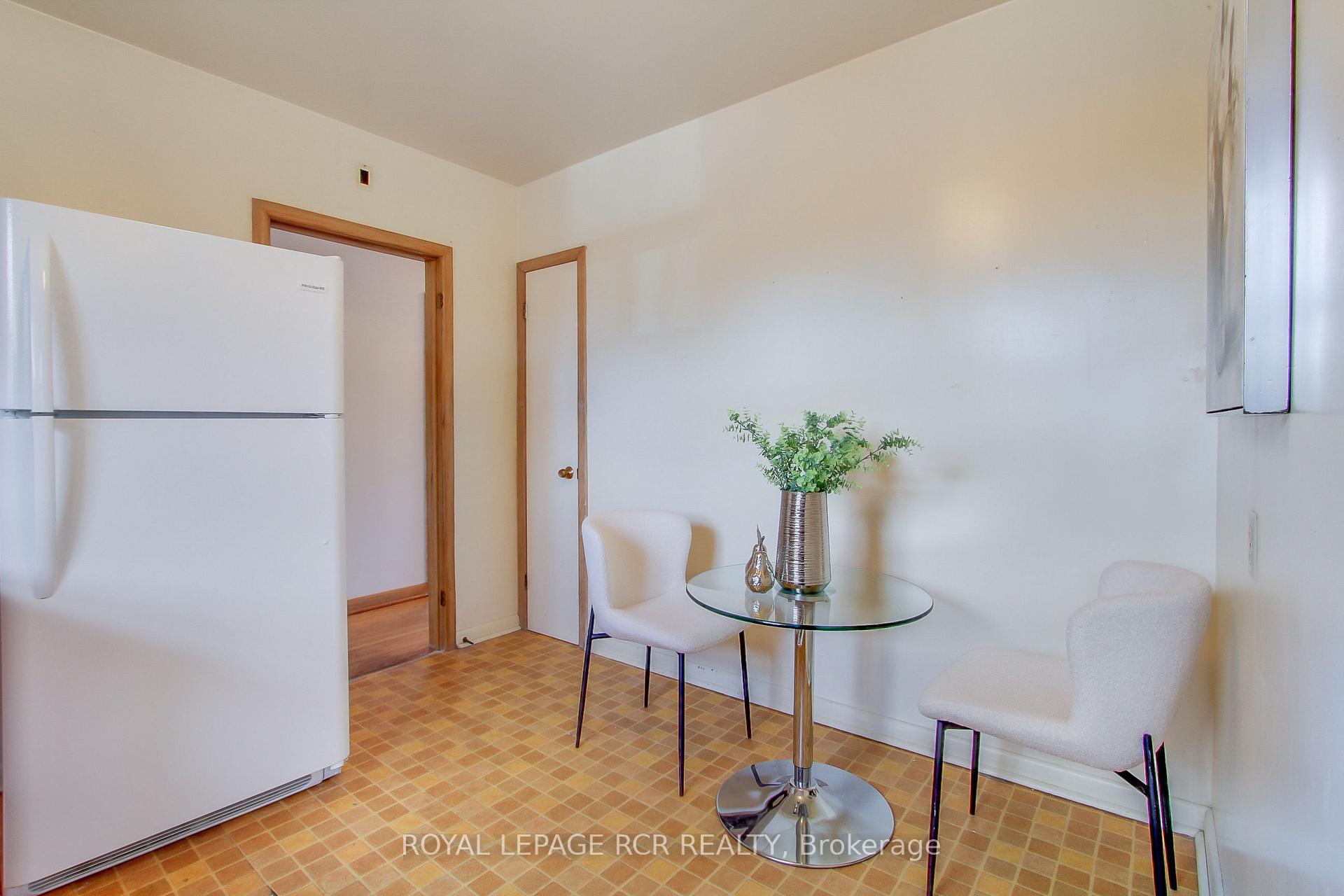 Photo 17 of 32 Graylee Avenue, Scarborough, Eglinton East — HOMEH