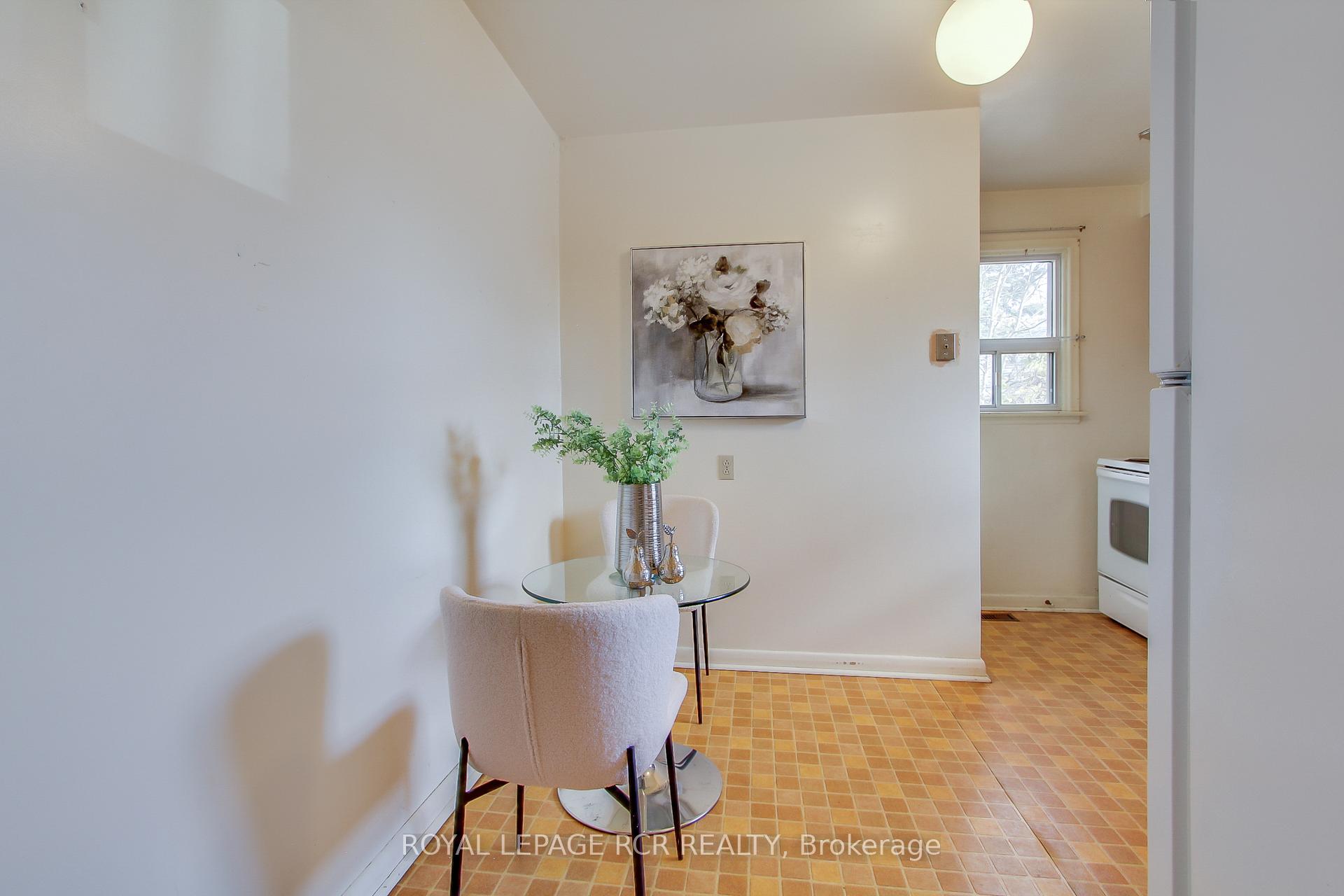 Photo 13 of 32 Graylee Avenue, Scarborough, Eglinton East — HOMEH