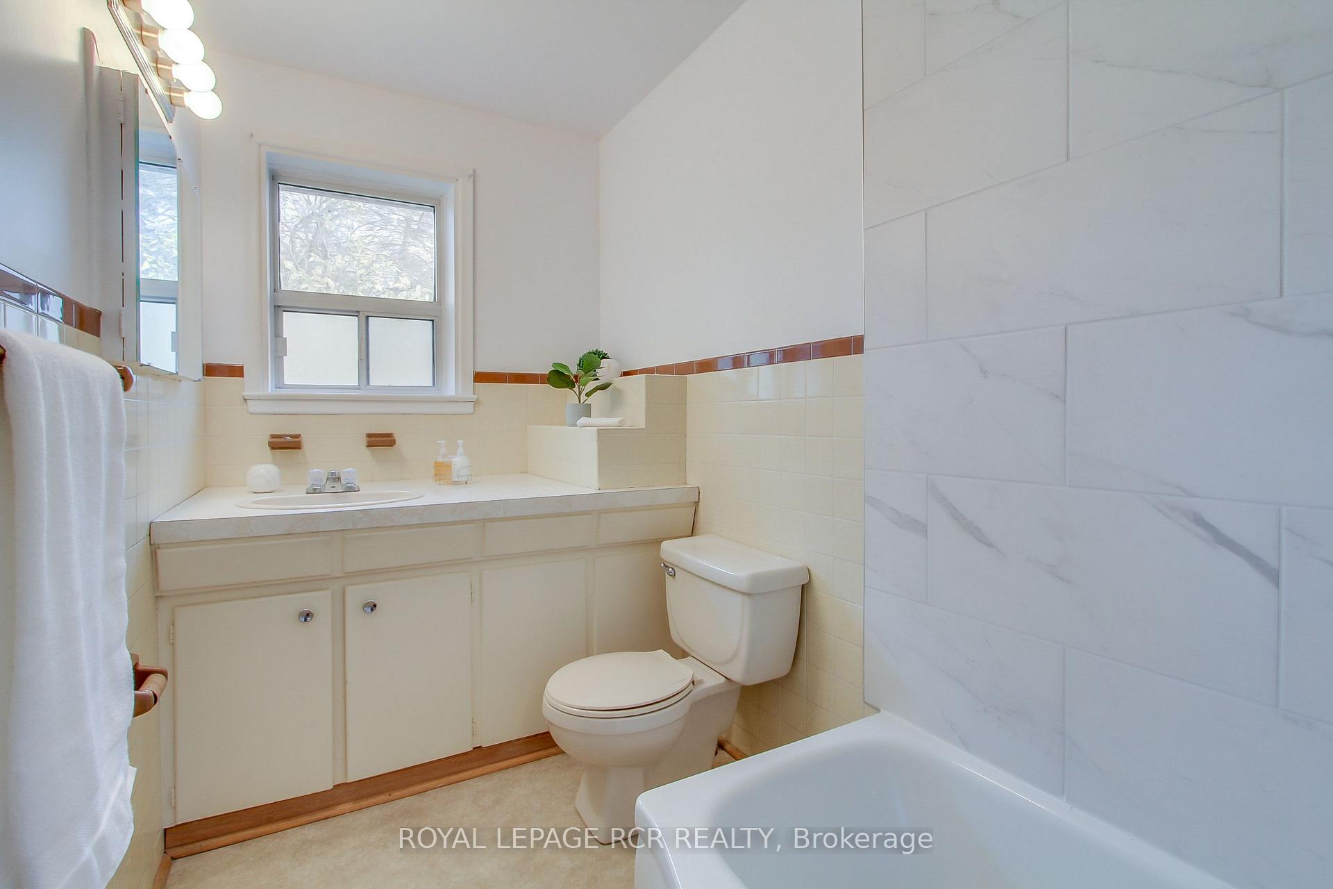 Photo 22 of 32 Graylee Avenue, Scarborough, Eglinton East — HOMEH
