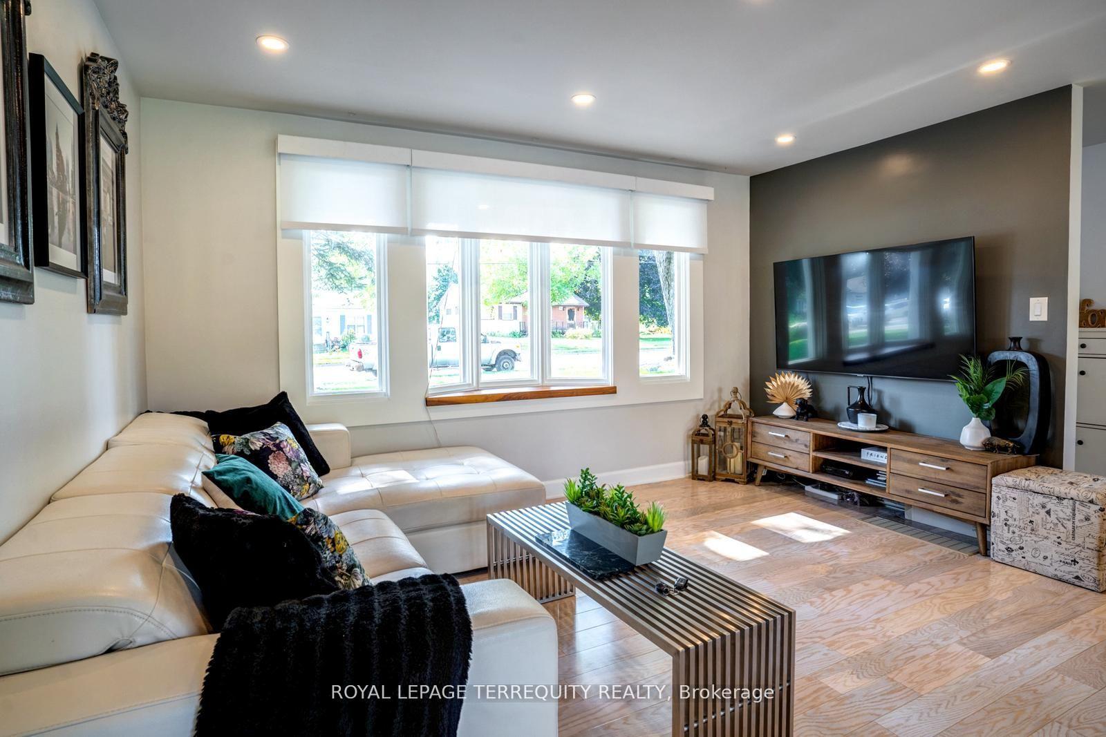 Photo 4 of 390 Little Avenue, Barrie, Allandale — HOMEH