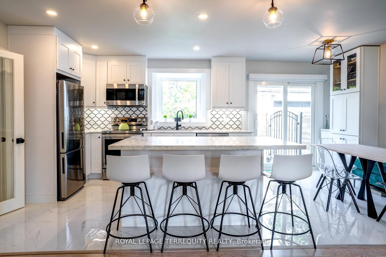 Photo 6 of 390 Little Avenue, Barrie, Allandale — HOMEH