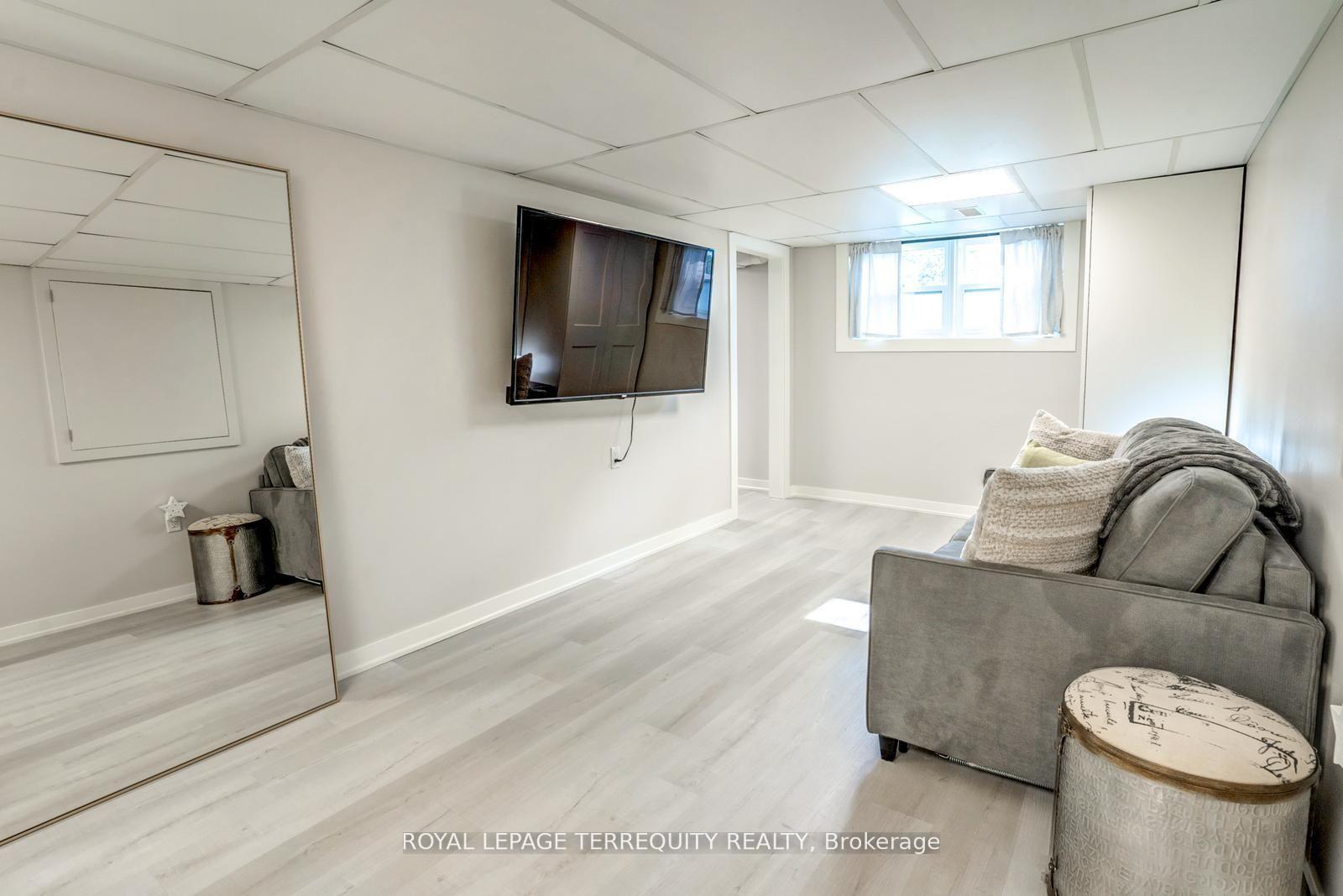 Photo 22 of 390 Little Avenue, Barrie, Allandale — HOMEH