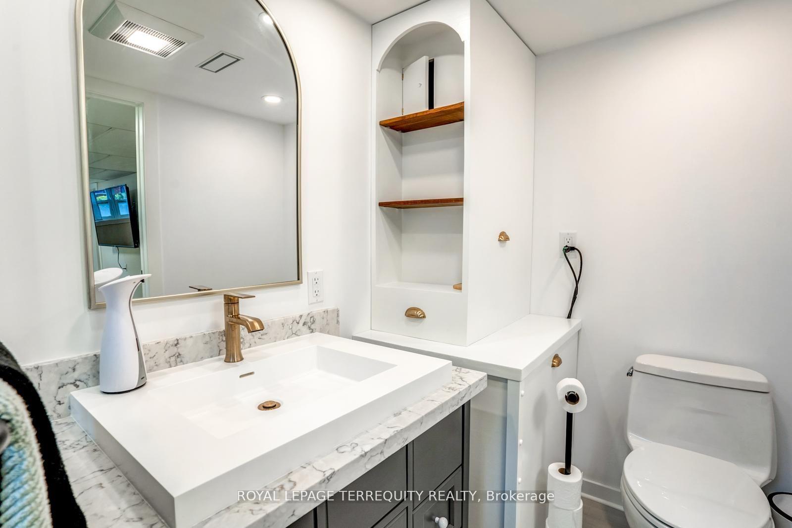 Photo 19 of 390 Little Avenue, Barrie, Allandale — HOMEH