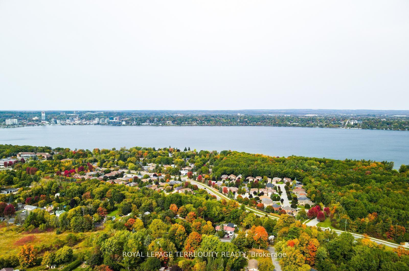 Photo 30 of 390 Little Avenue, Barrie, Allandale — HOMEH