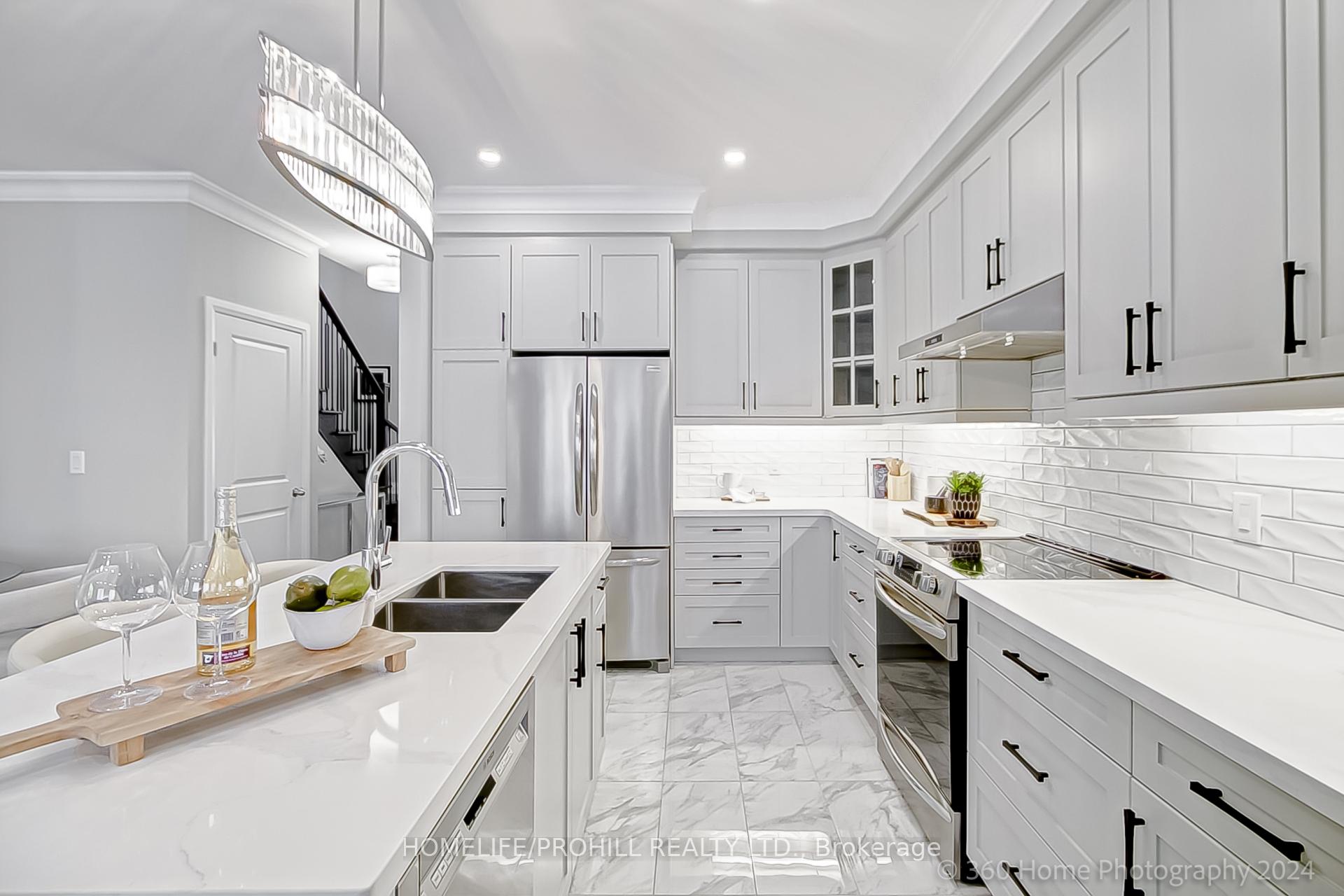 Photo 4 of 120 Ian Baron Avenue, Markham, Village Green-South Unionville — HOMEH