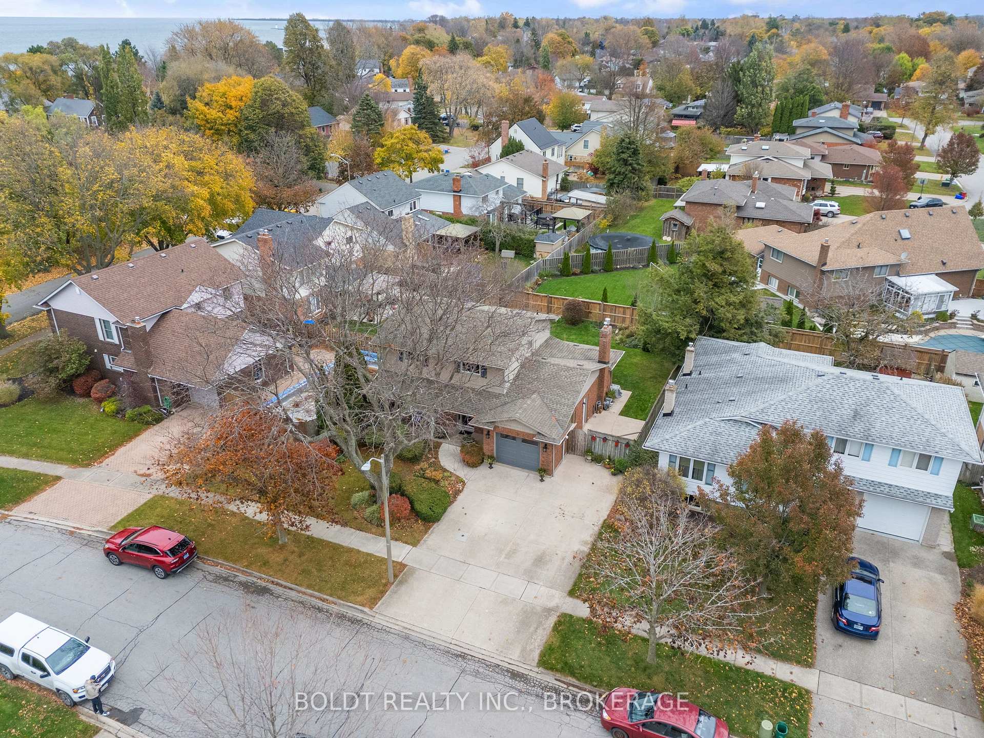 Photo 2 of 54 Belair Drive, St. Catharines, Port Dalhousie — HOMEH