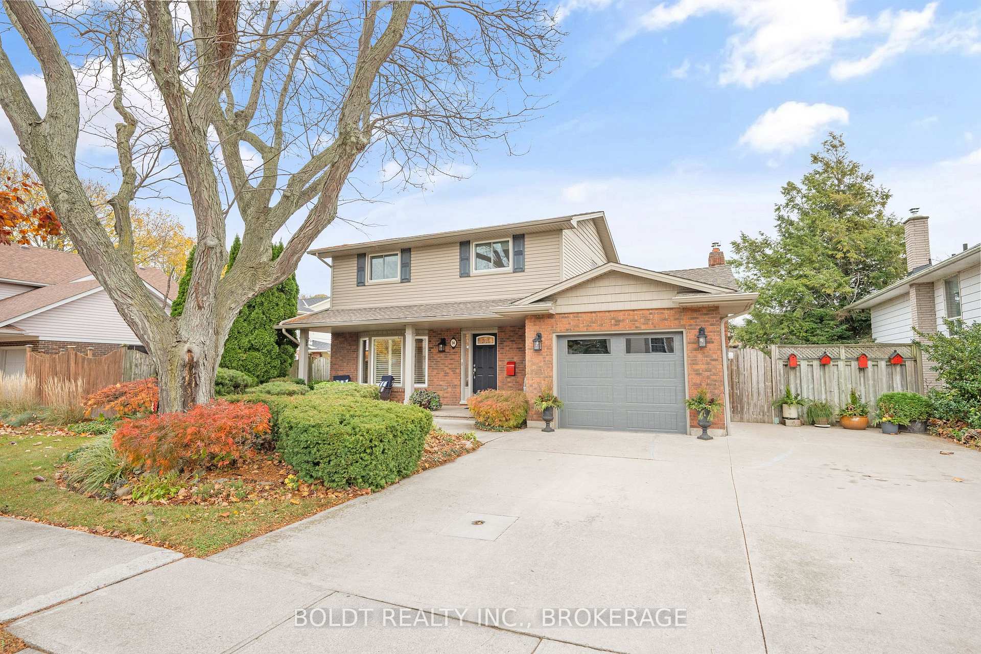 Photo 7 of 54 Belair Drive, St. Catharines, Port Dalhousie — HOMEH