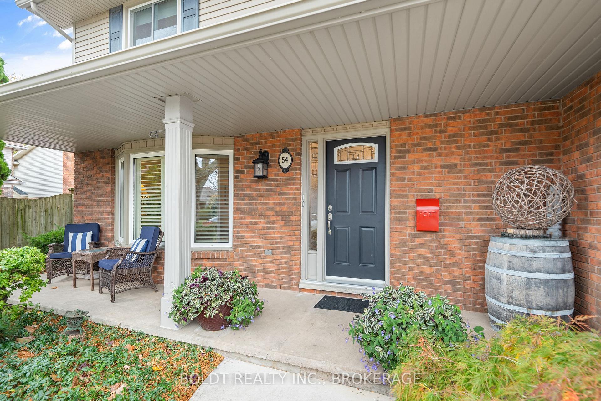 Photo 11 of 54 Belair Drive, St. Catharines, Port Dalhousie — HOMEH