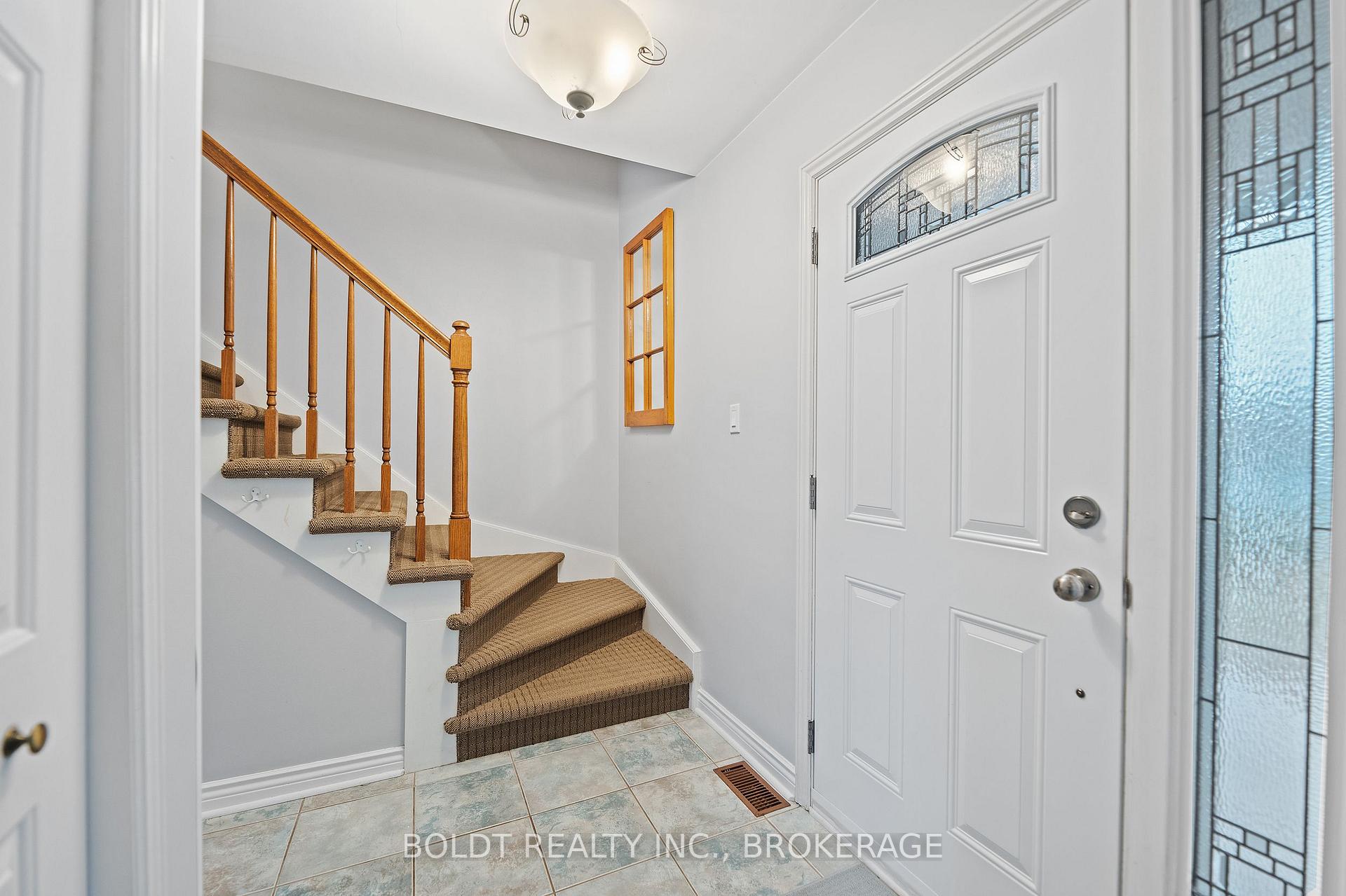 Photo 4 of 54 Belair Drive, St. Catharines, Port Dalhousie — HOMEH