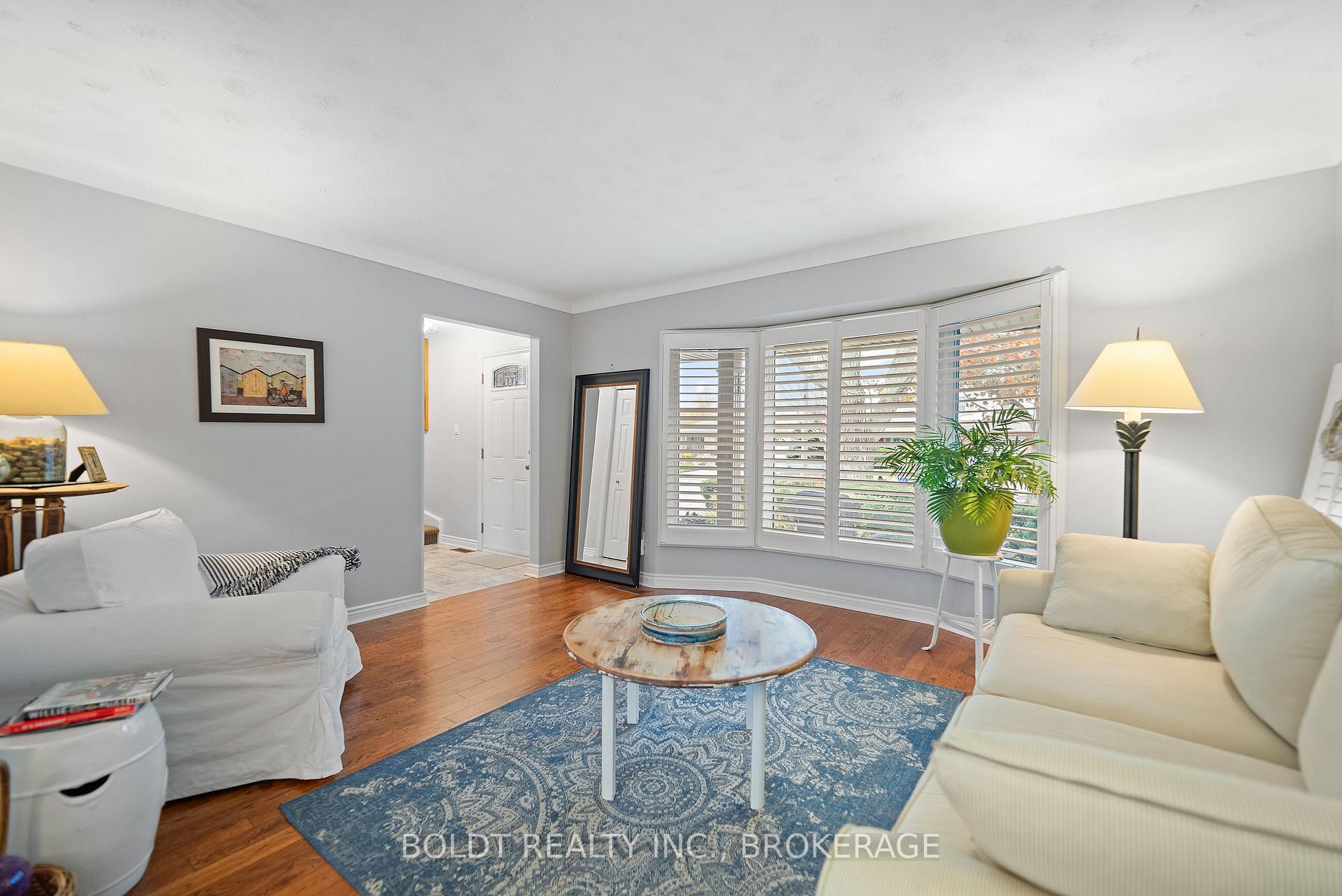 Photo 8 of 54 Belair Drive, St. Catharines, Port Dalhousie — HOMEH