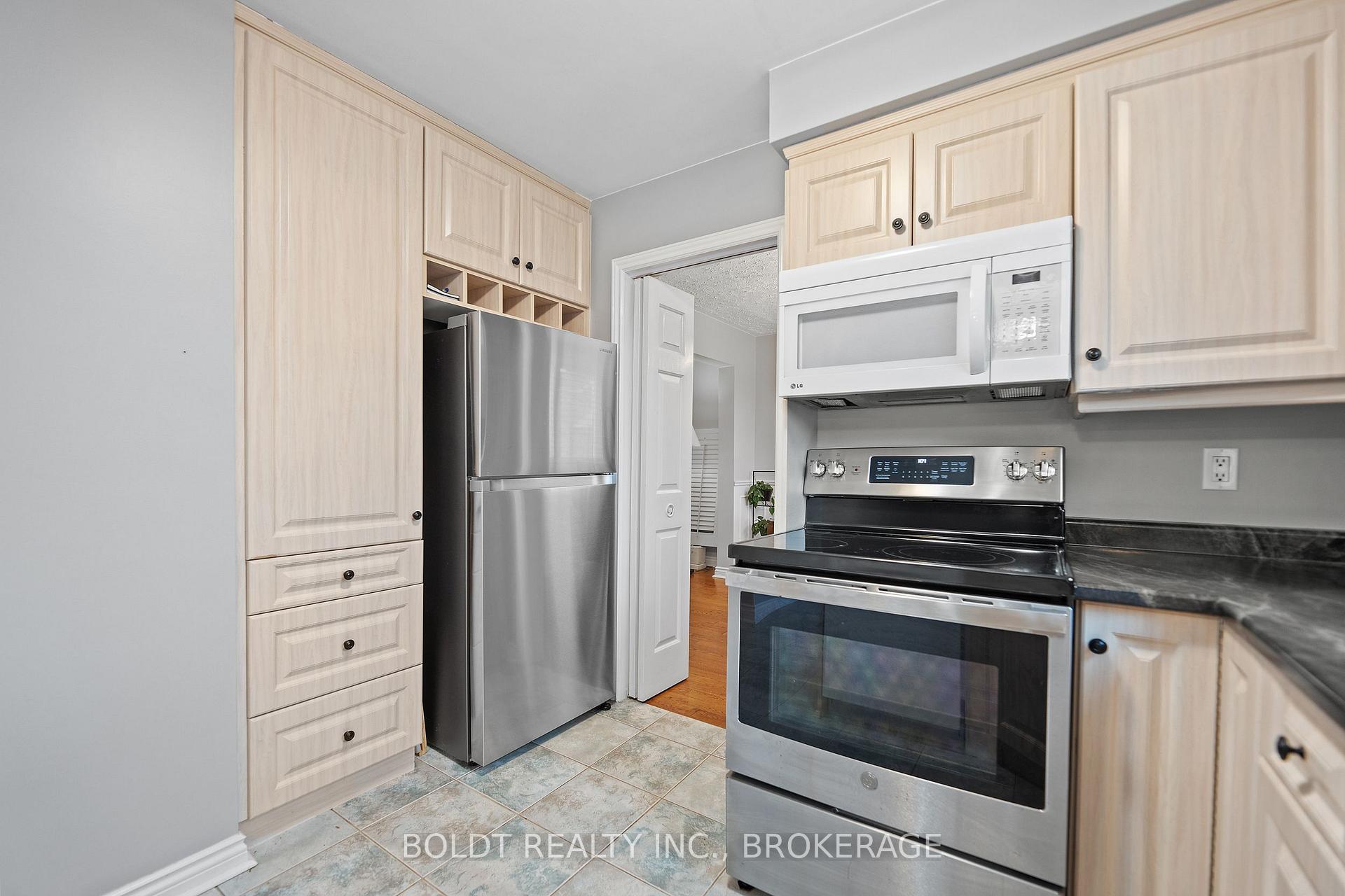 Photo 16 of 54 Belair Drive, St. Catharines, Port Dalhousie — HOMEH