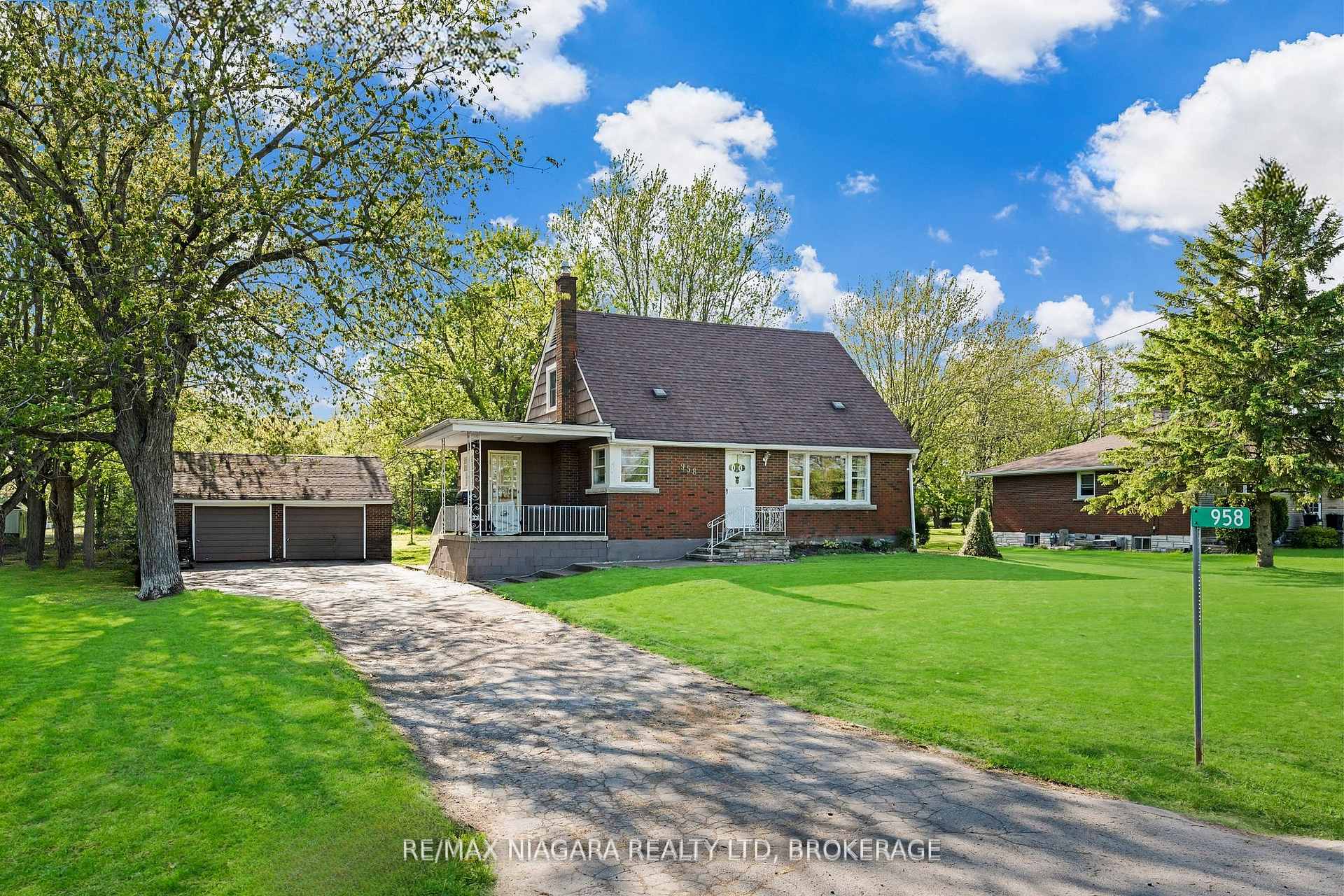 Photo 1 of 958 Silver Bay Road, Port Colborne, Sherkston — HOMEH