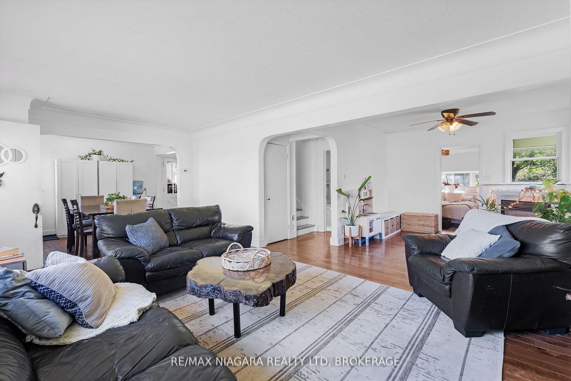 Photo 4 of 958 Silver Bay Road, Port Colborne, Sherkston — HOMEH