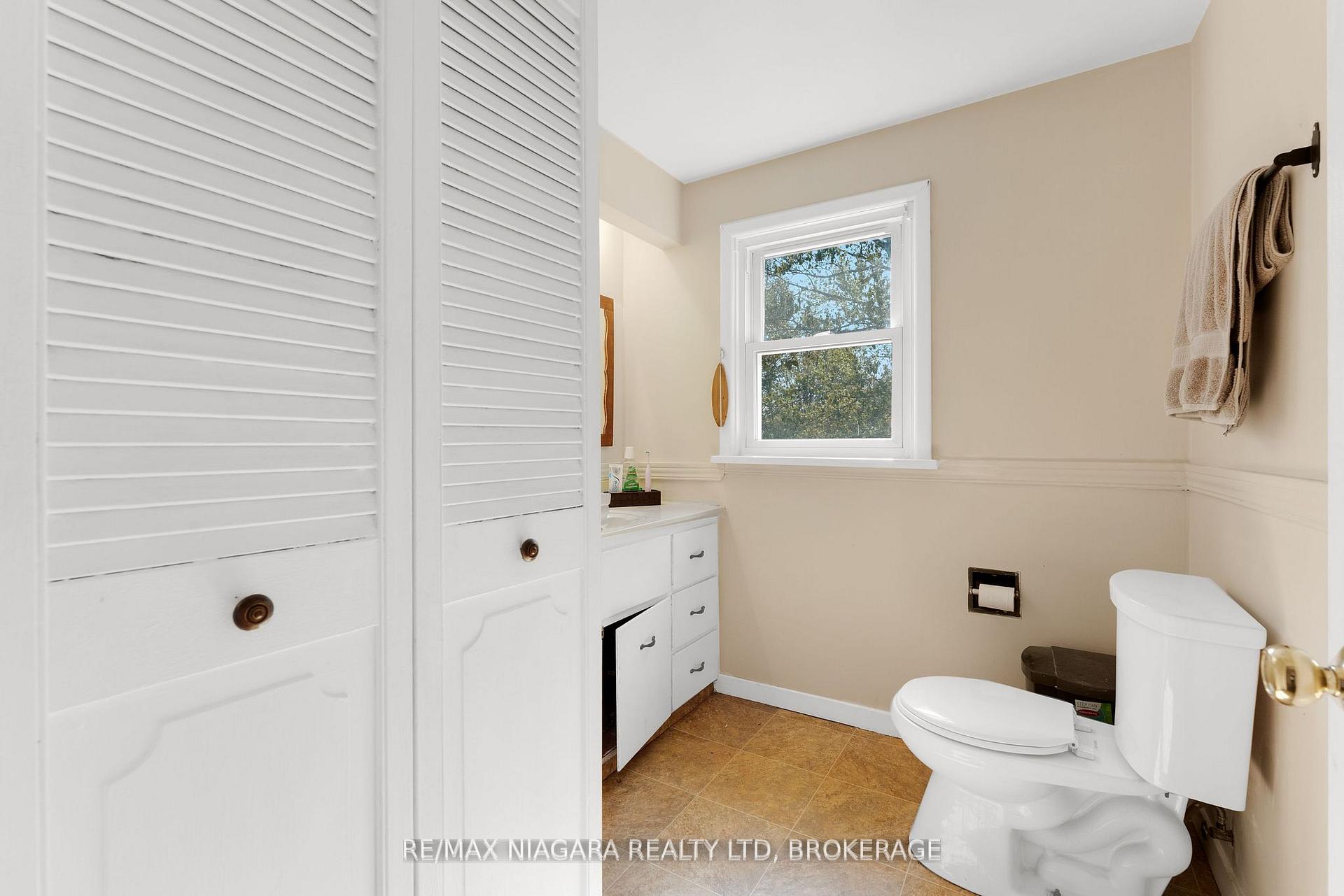 Photo 17 of 958 Silver Bay Road, Port Colborne, Sherkston — HOMEH