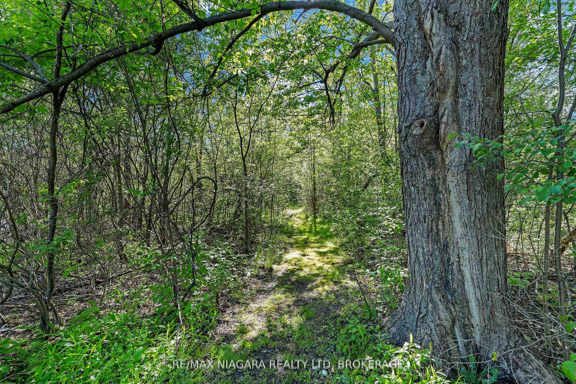 Photo 35 of 958 Silver Bay Road, Port Colborne, Sherkston — HOMEH