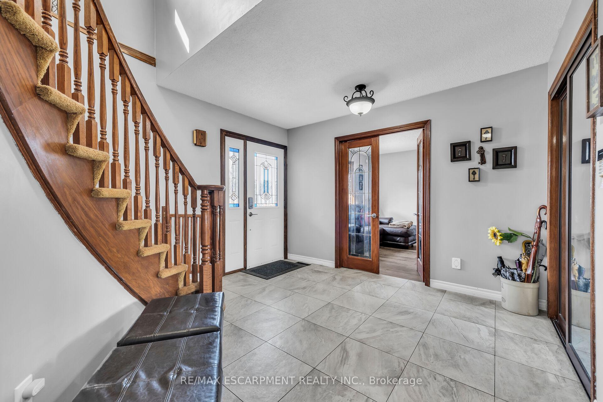 Photo 11 of 113 Valera Drive, Hamilton, Stoney Creek — HOMEH