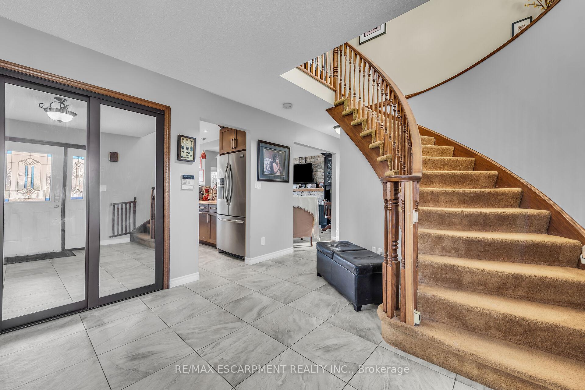 Photo 9 of 113 Valera Drive, Hamilton, Stoney Creek — HOMEH