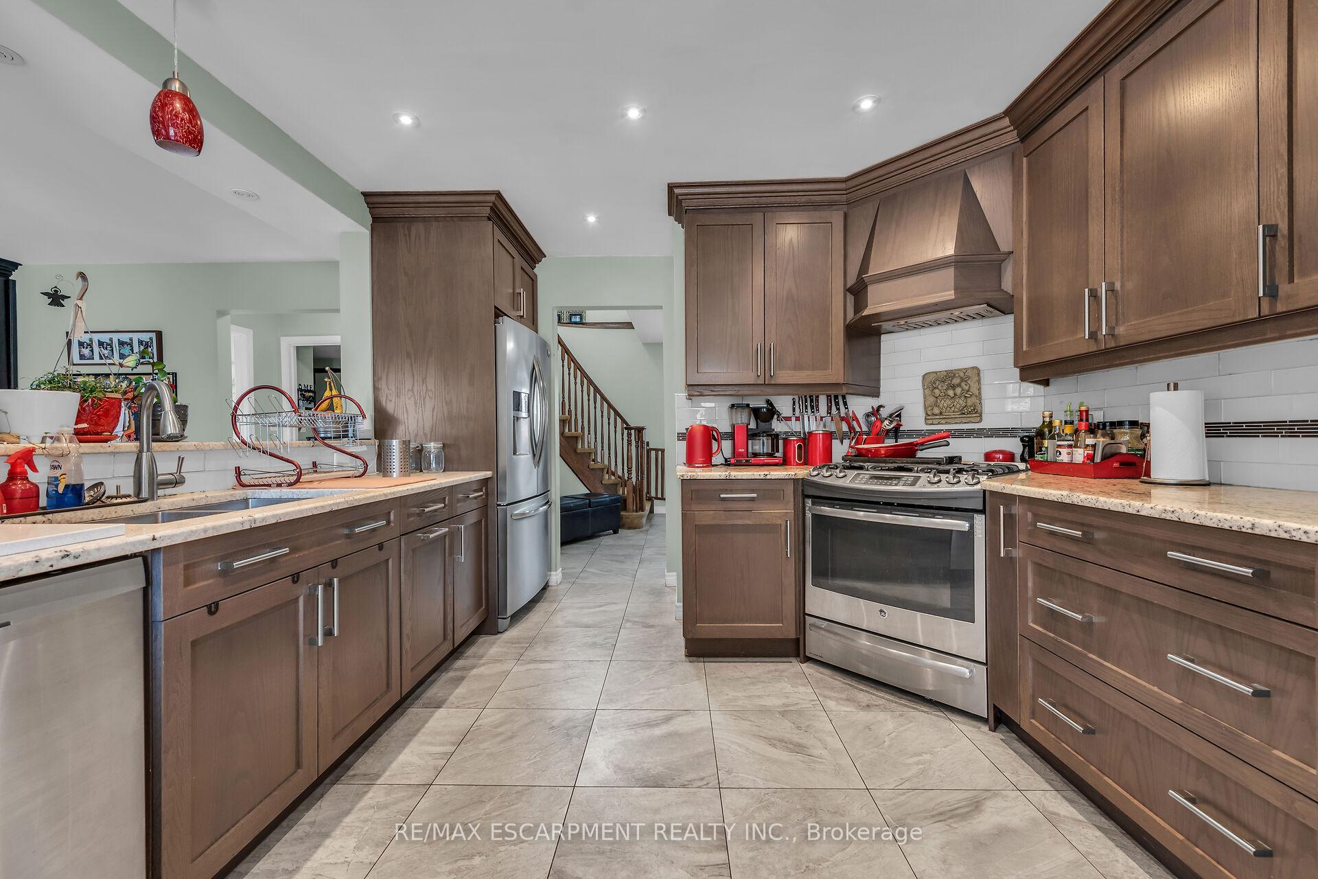 Photo 6 of 113 Valera Drive, Hamilton, Stoney Creek — HOMEH